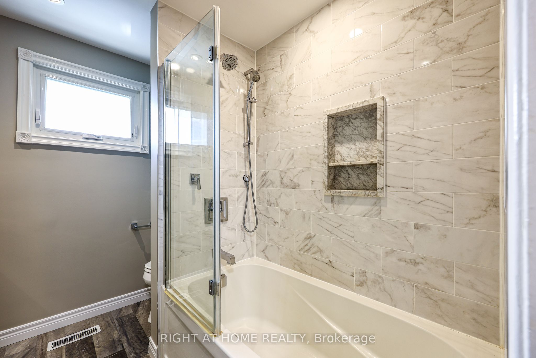 65 Anstead Crescent Property Photo 18