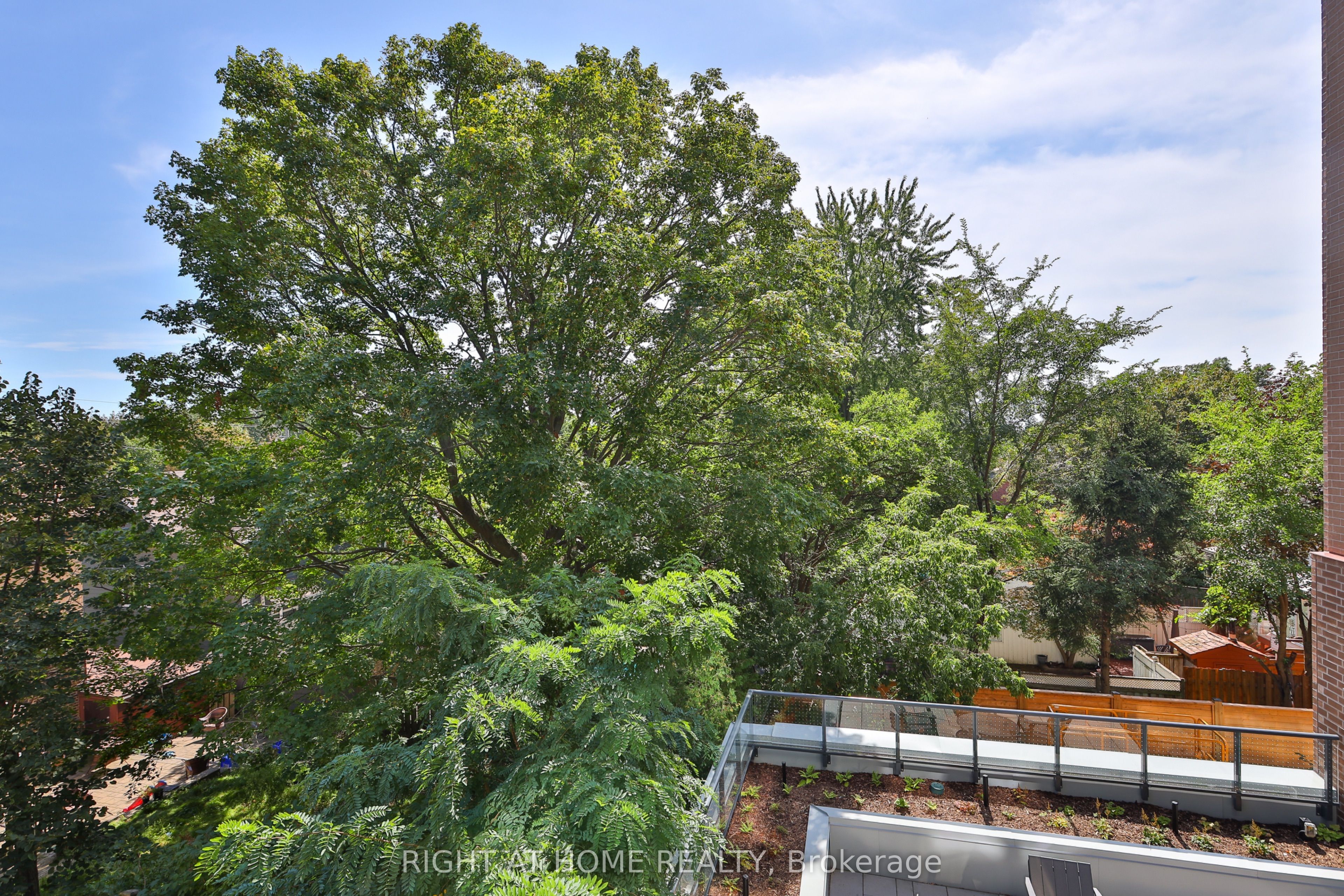 1161 Kingston Road 211 Property Photo 5