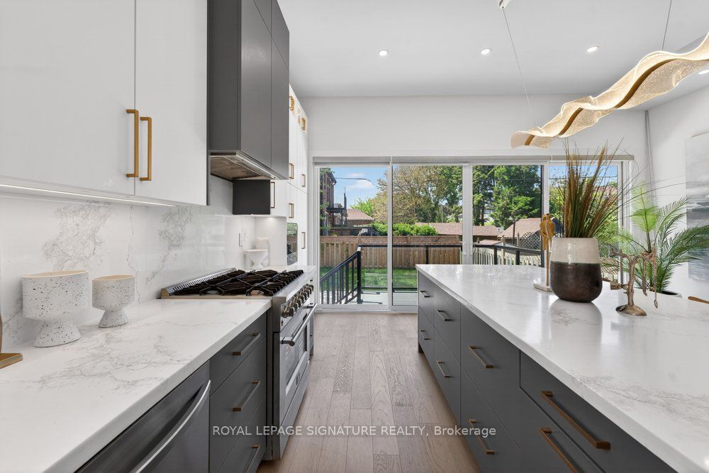260 Dewhurst Boulevard N Property Photo 11