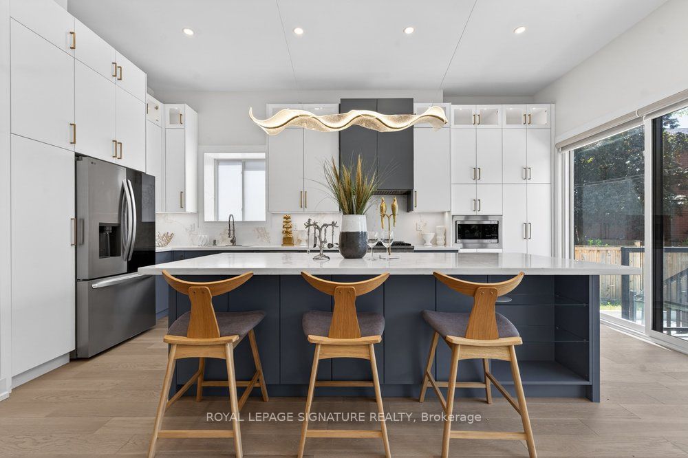260 Dewhurst Boulevard N Property Photo 14