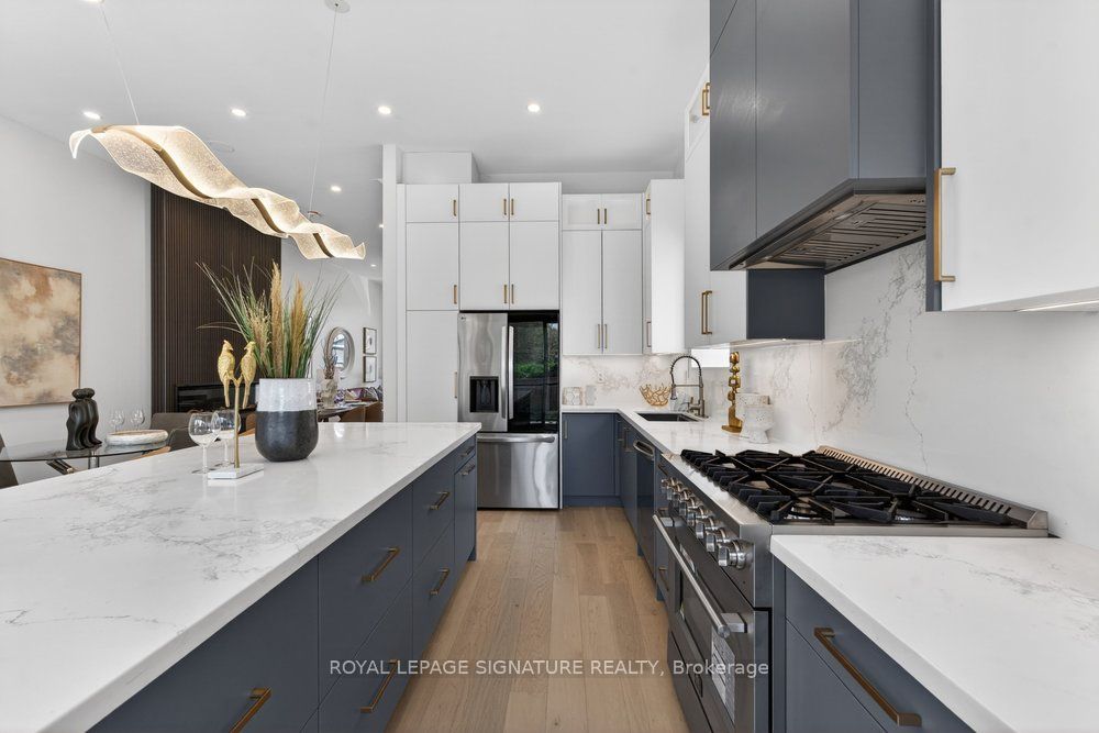 260 Dewhurst Boulevard N Property Photo 17
