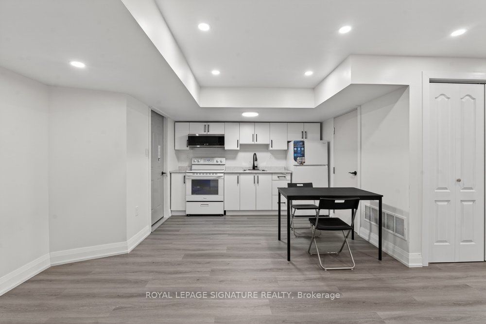 260 Dewhurst Boulevard N Property Photo 39