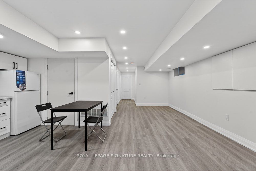 260 Dewhurst Boulevard N Property Photo 41