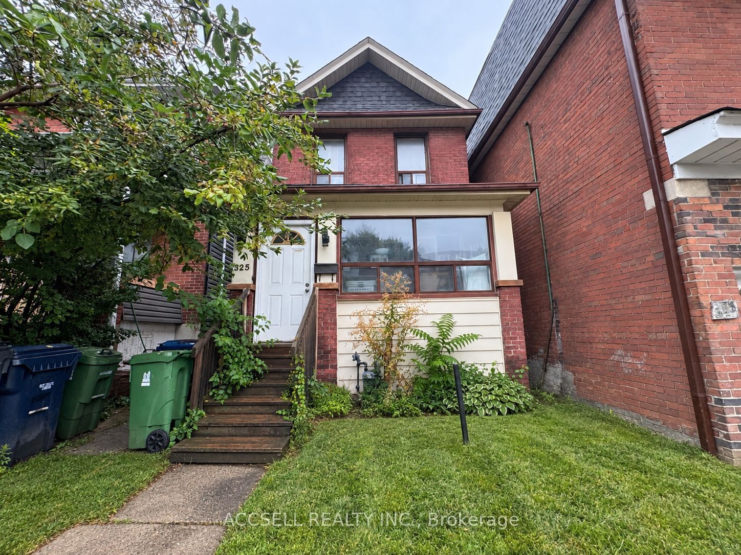 325 Greenwood Avenue Property Photo 1