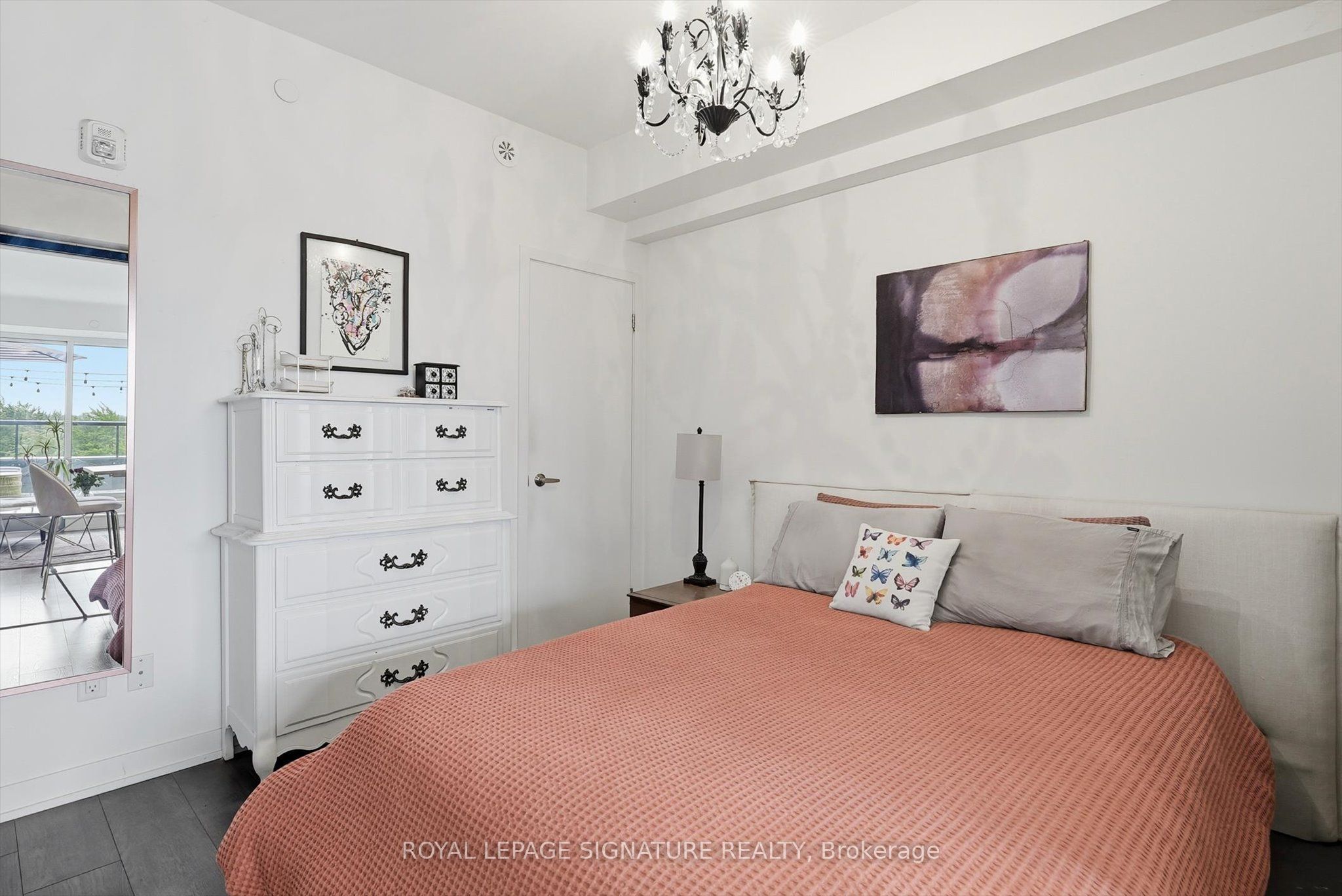 899 Queen Street E 503 Property Photo 16