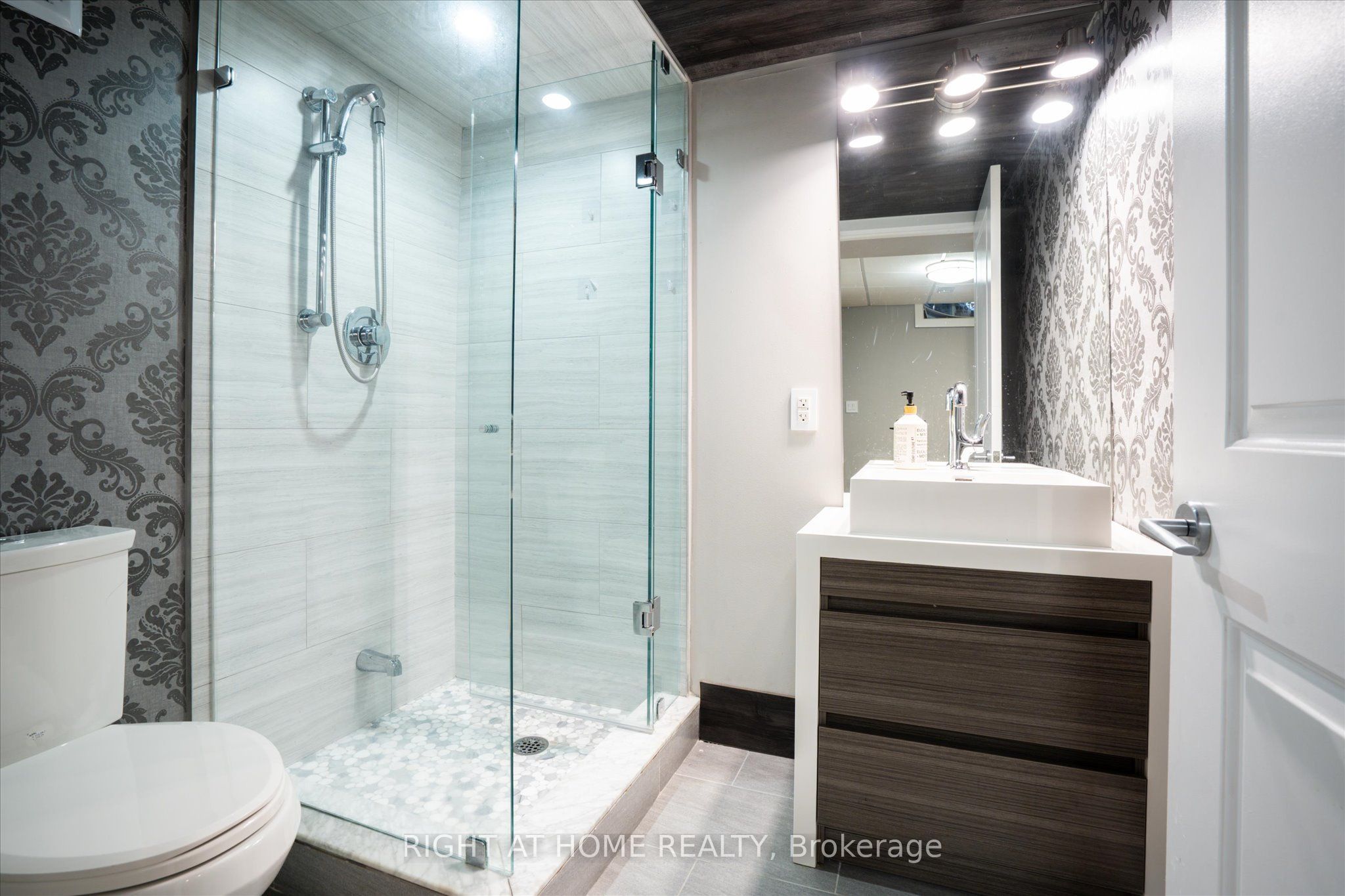 66 Rideout Street Property Photo 34