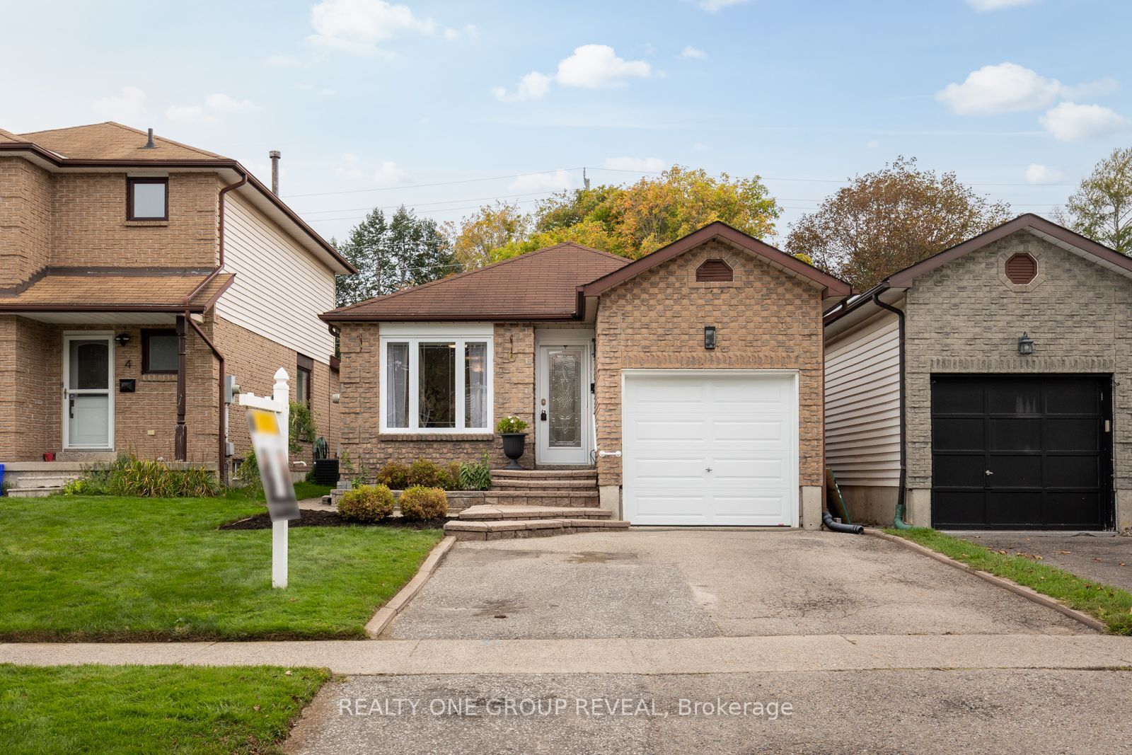6 Mcfeeters Crescent Property Photo 1
