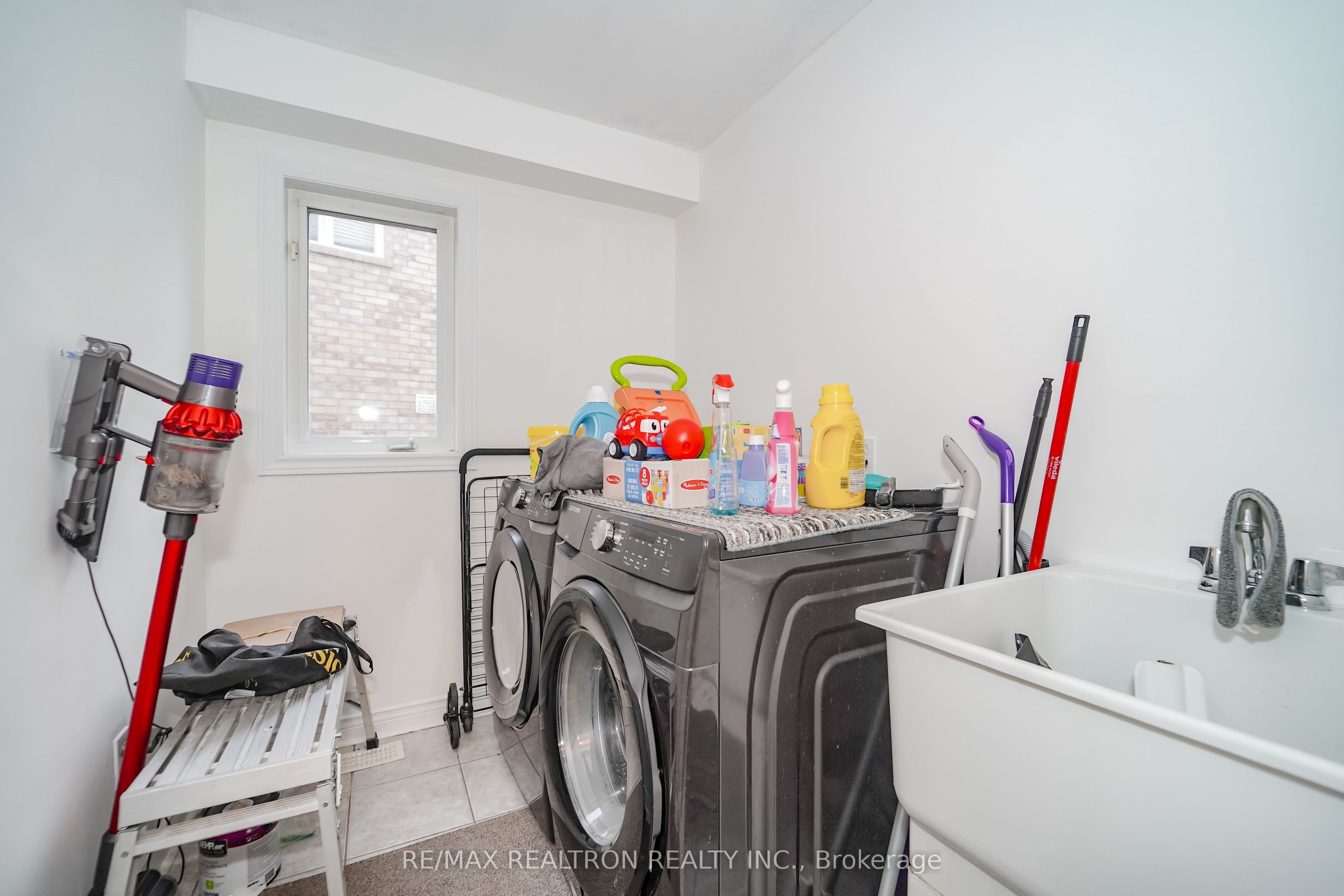 160 Dooley Crescent Property Photo 12