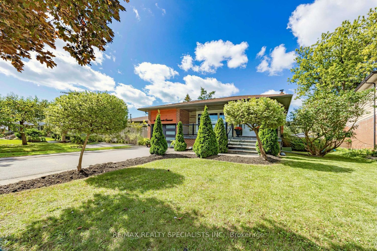 16 Langevin Crescent