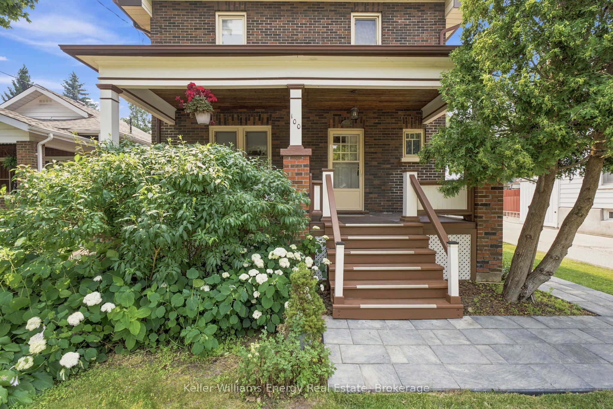 100 Burk Street Property Photo 3