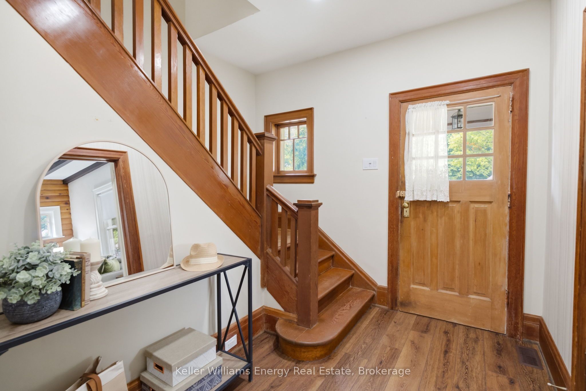 100 Burk Street Property Photo 5