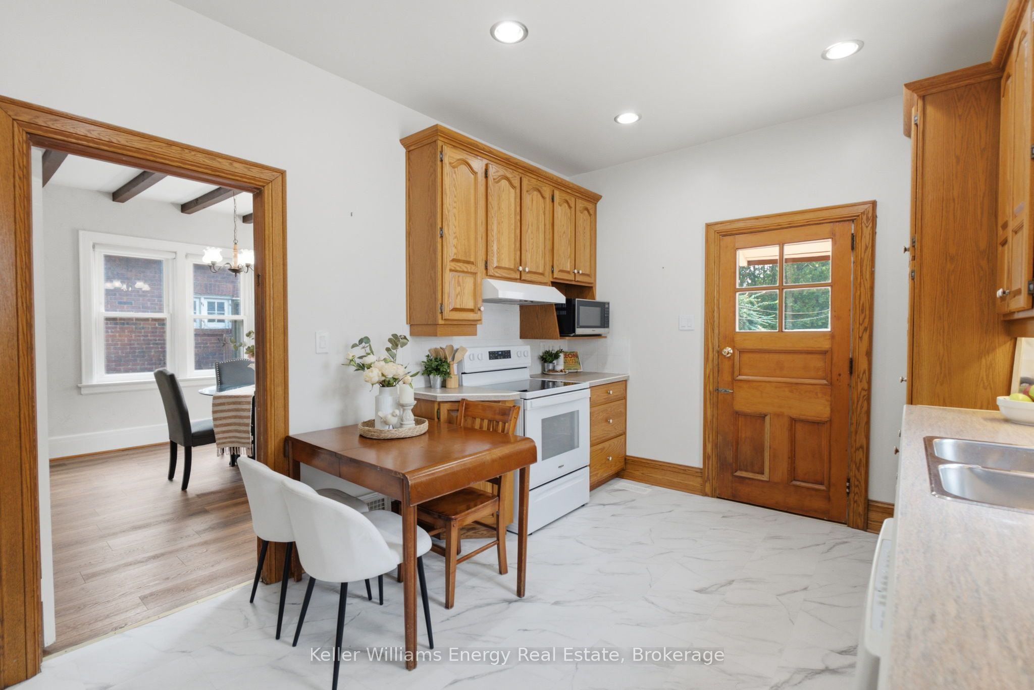100 Burk Street Property Photo 13