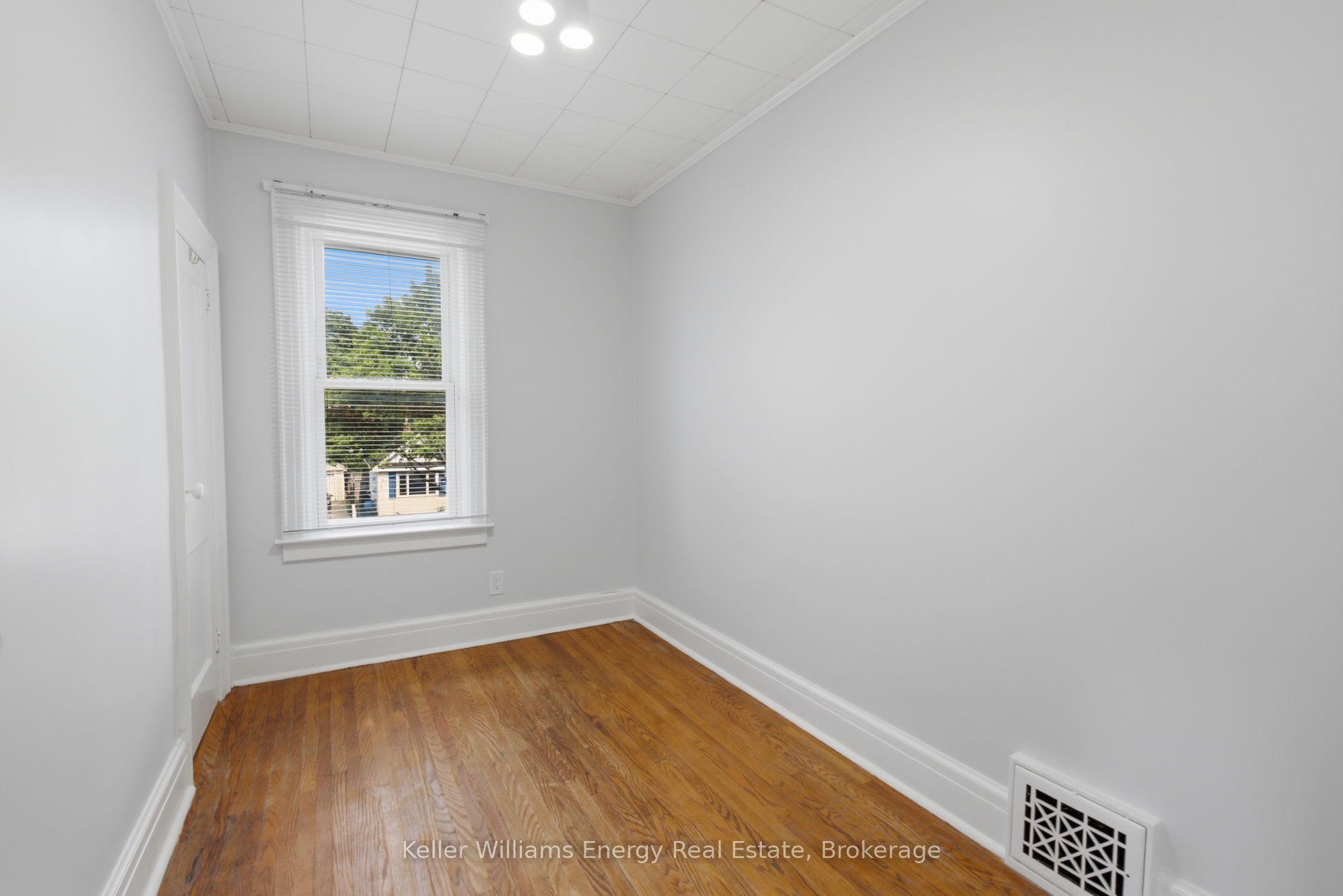 100 Burk Street Property Photo 19