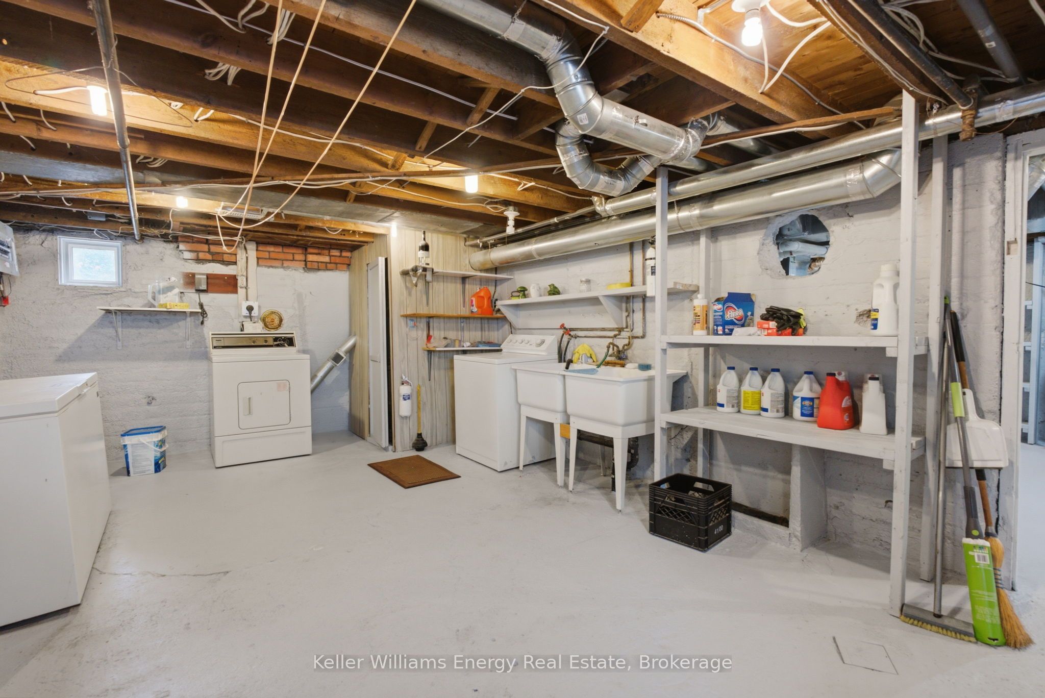 100 Burk Street Property Photo 28