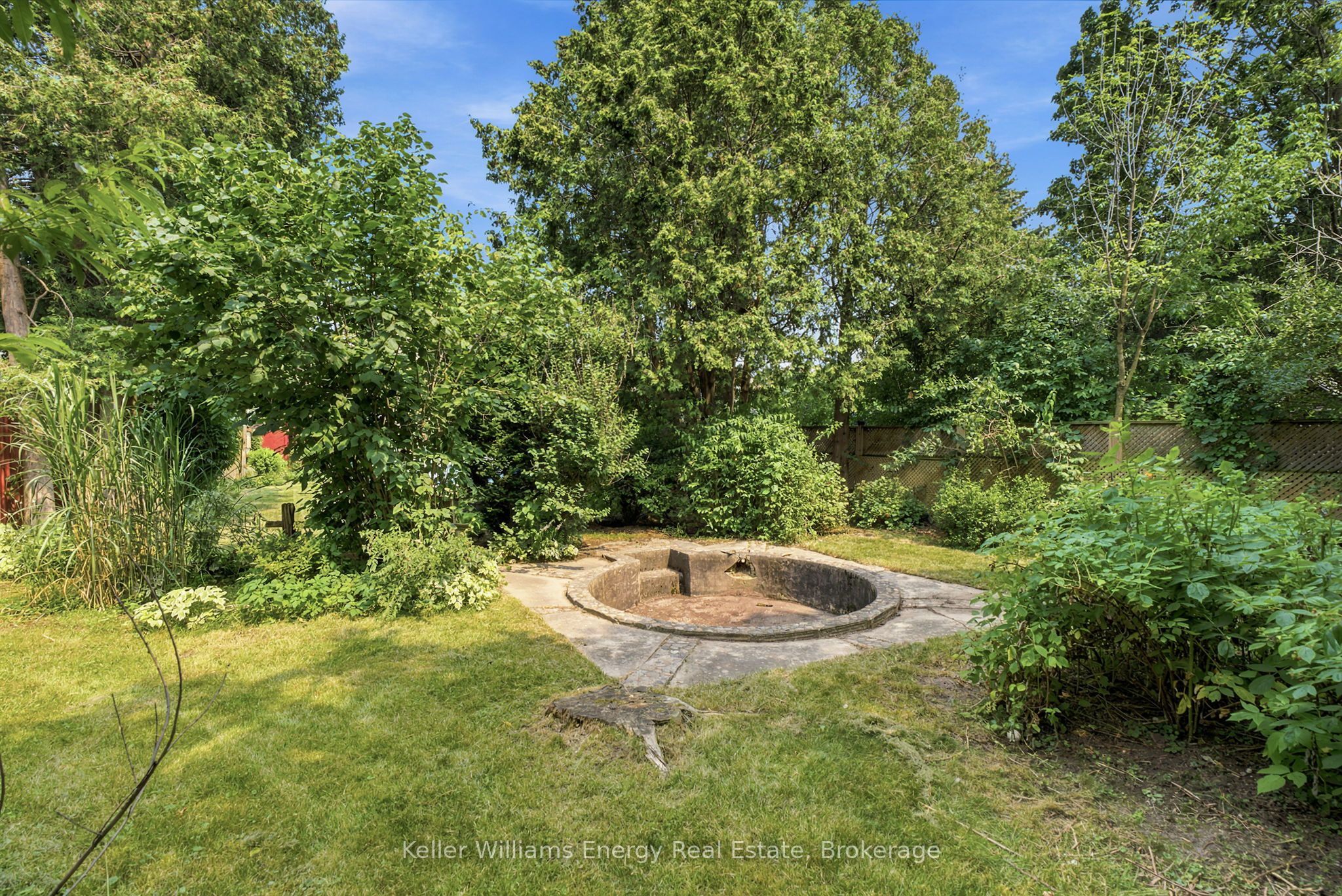 100 Burk Street Property Photo 34