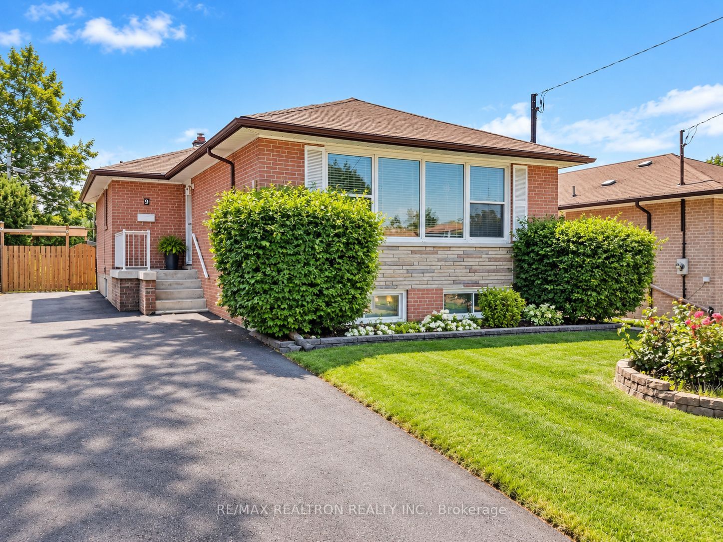 9 Stanwell Drive Property Photo 1