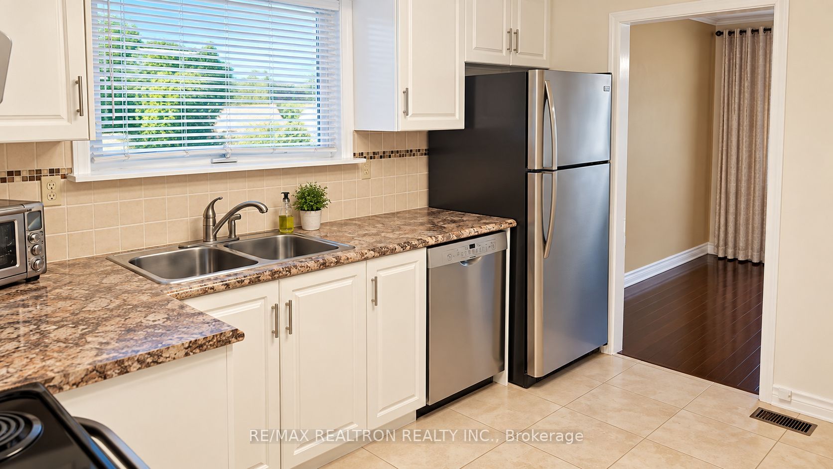 9 Stanwell Drive Property Photo 8