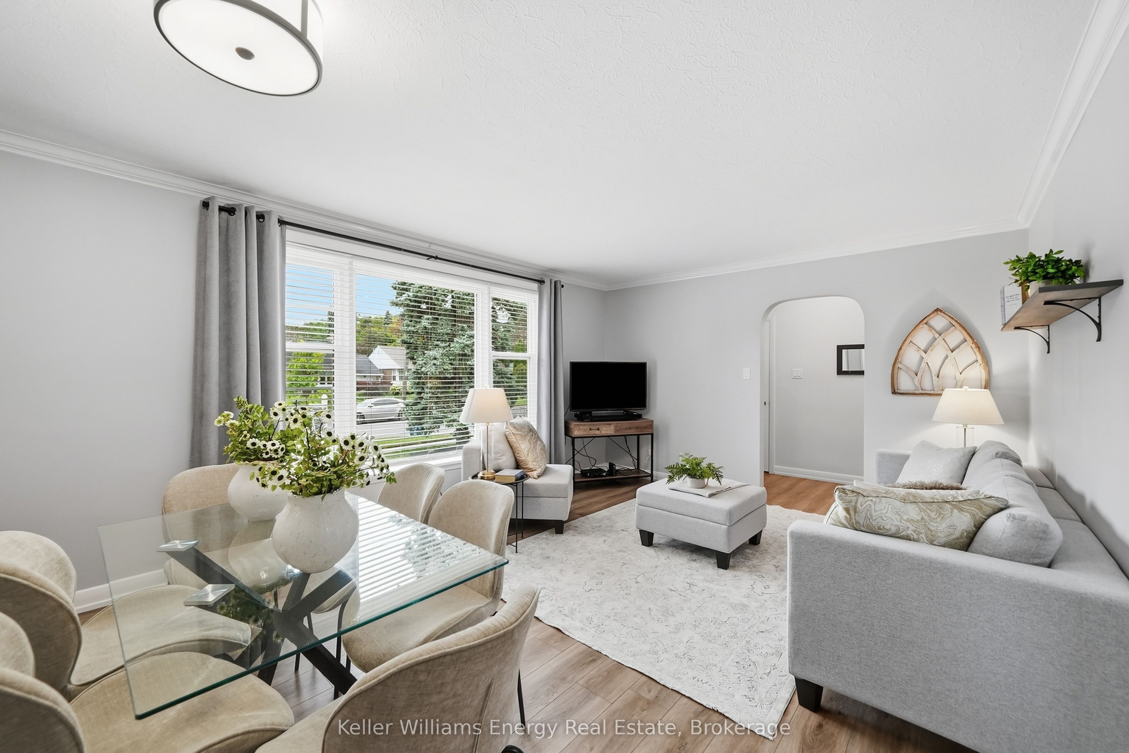 699 Grierson Street Property Photo 8