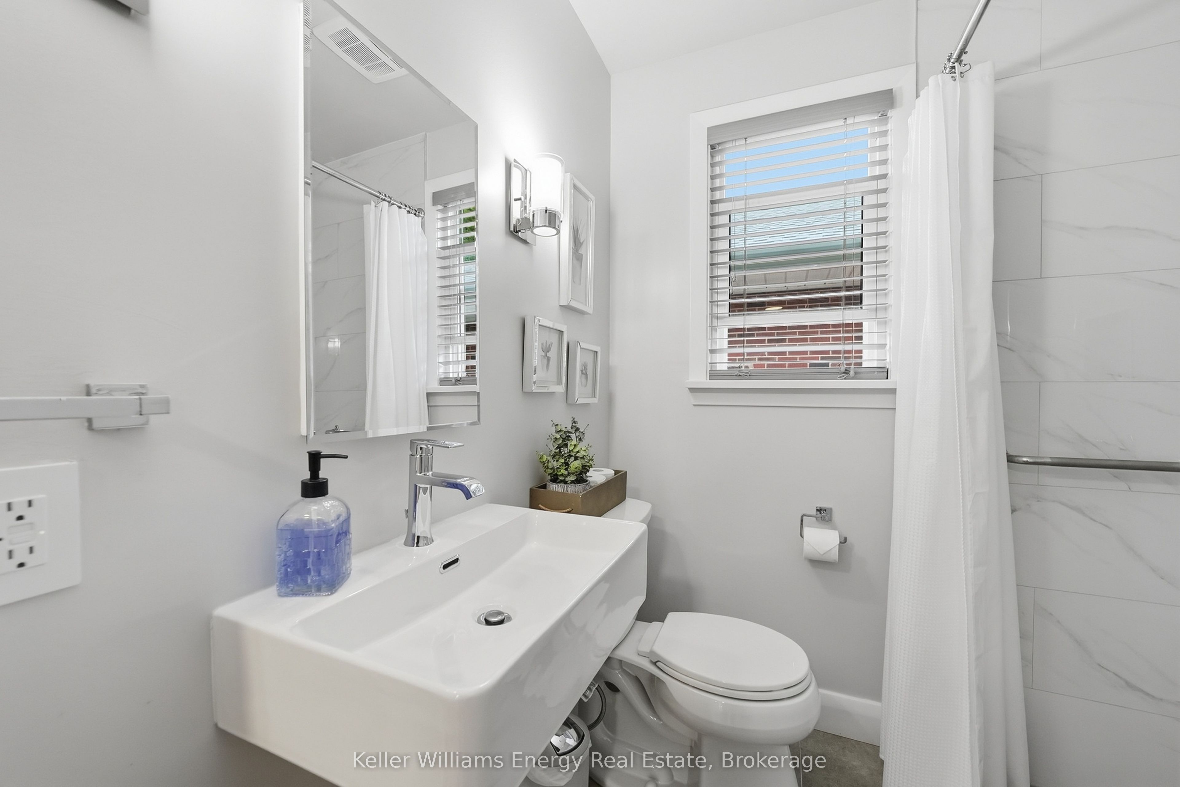 699 Grierson Street Property Photo 16