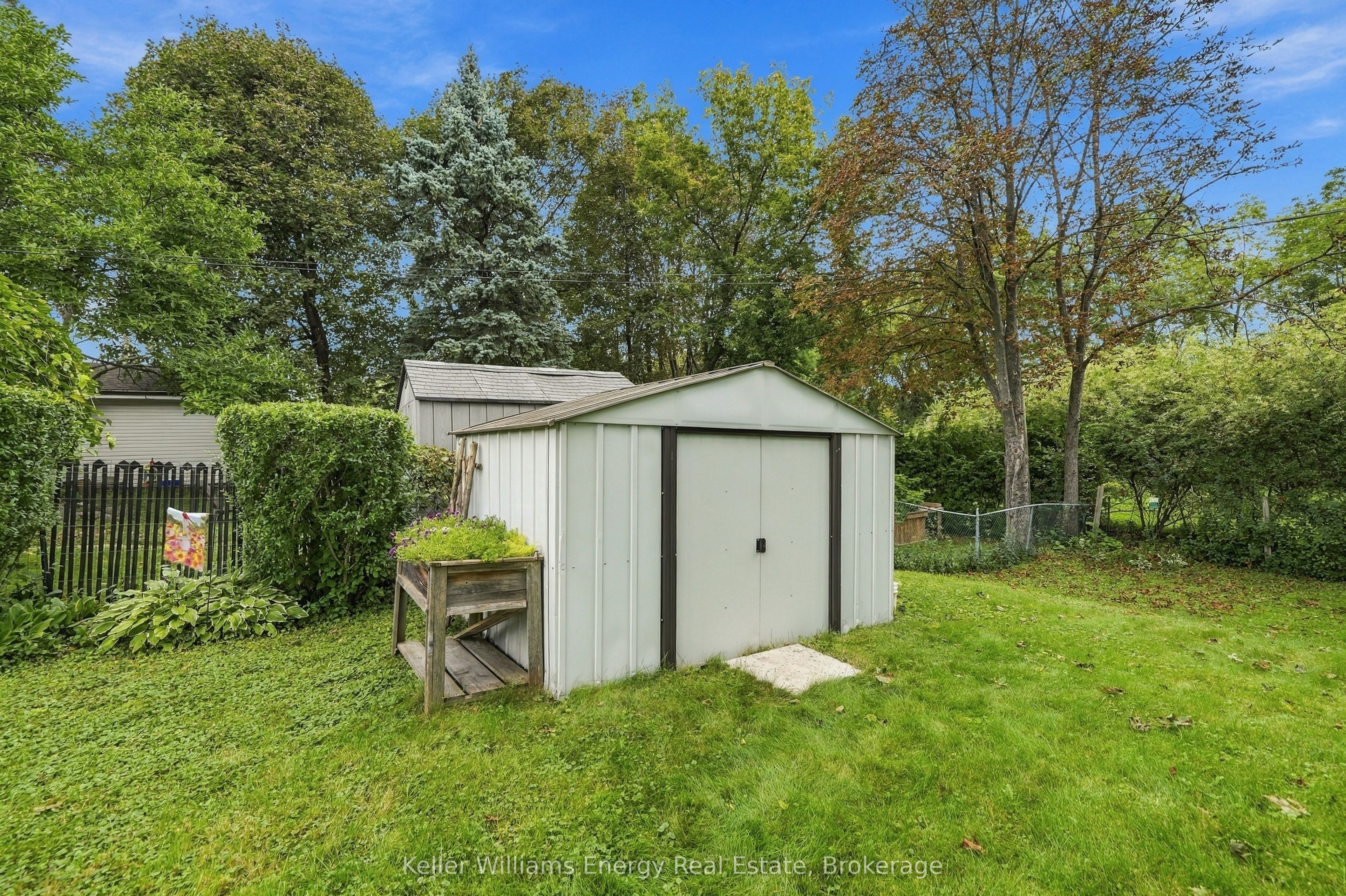 699 Grierson Street Property Photo 23