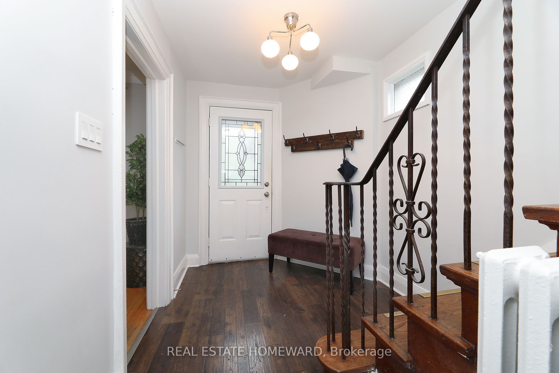 1 Pinegrove Avenue Property Photo 3