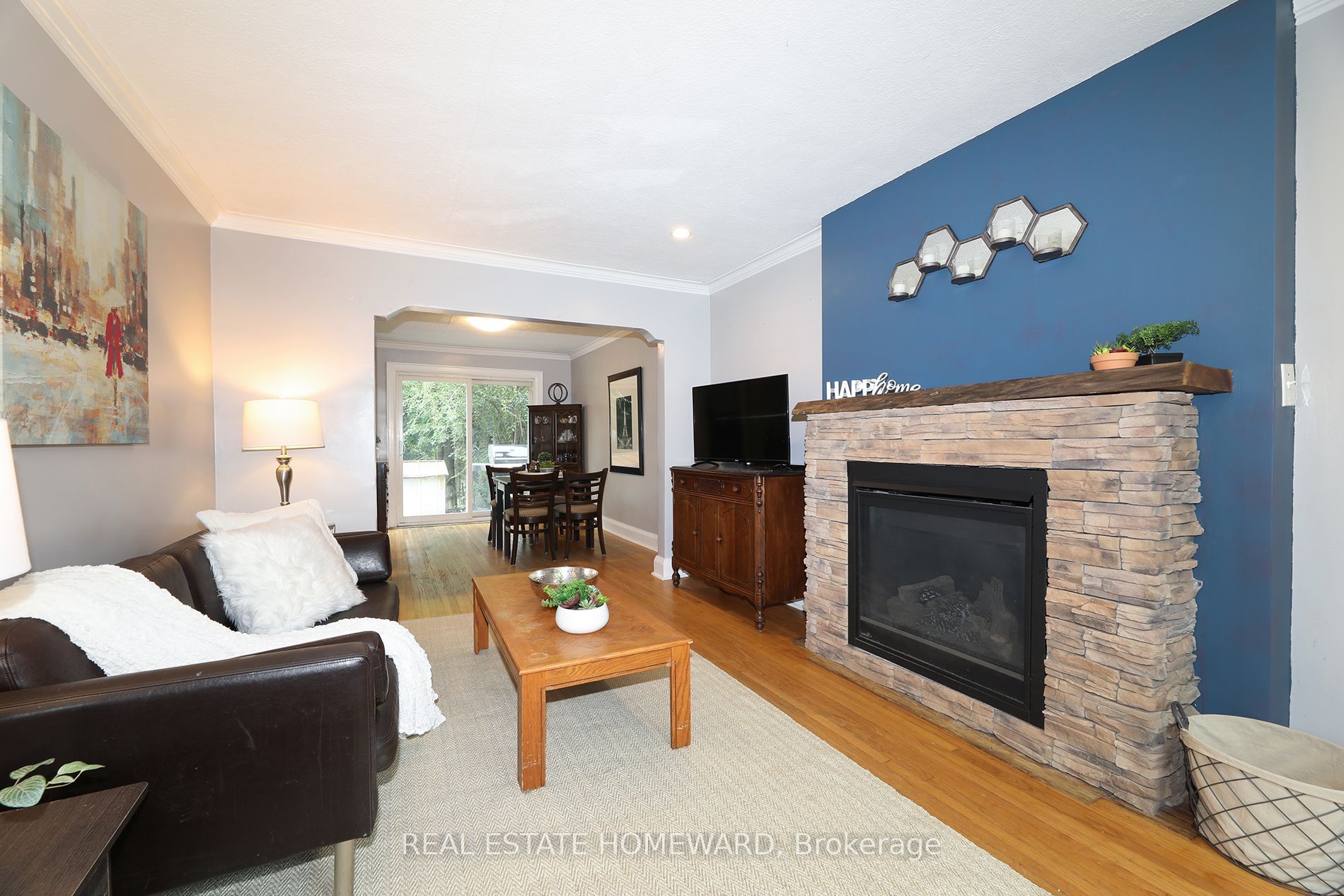 1 Pinegrove Avenue Property Photo 4