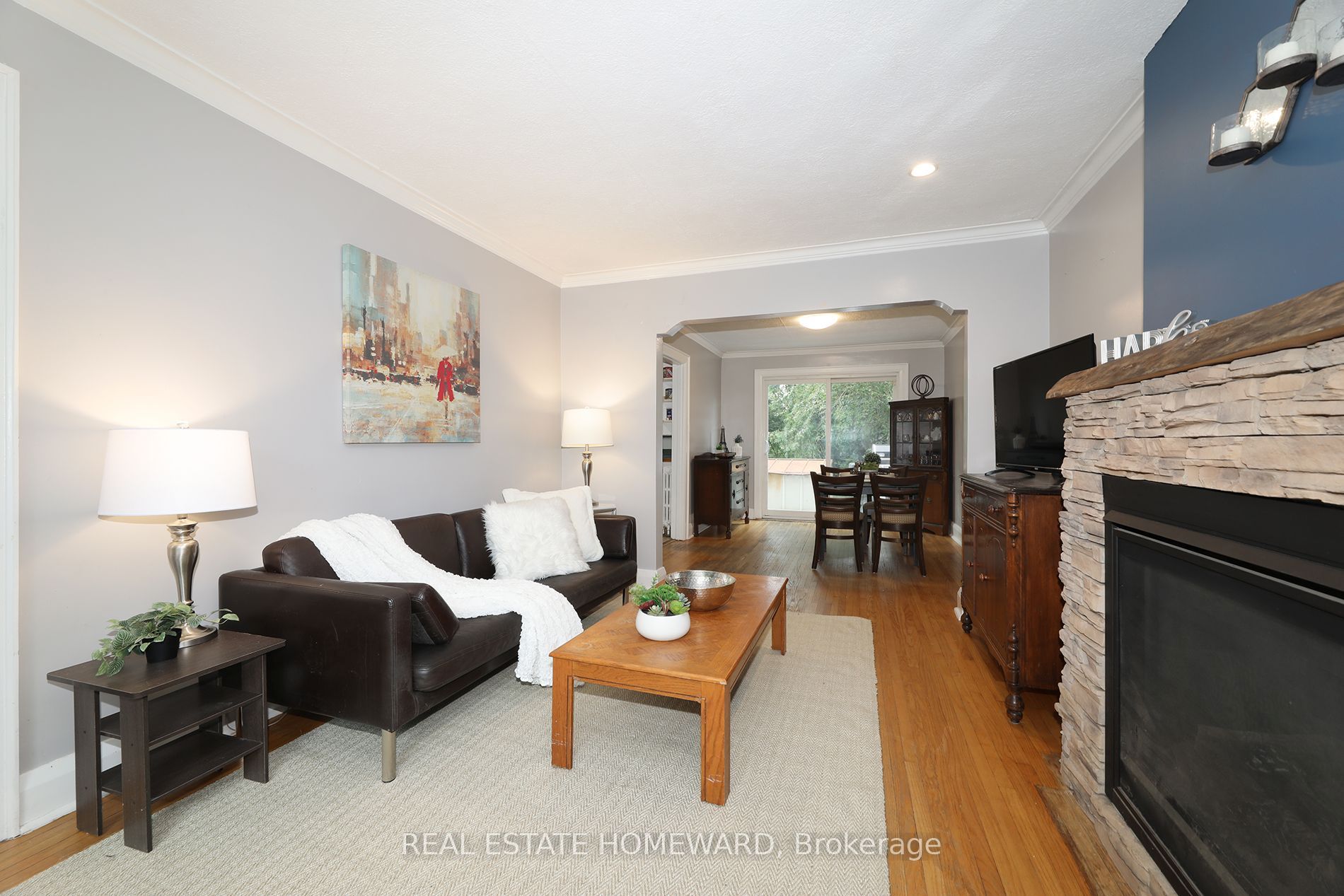 1 Pinegrove Avenue Property Photo 5