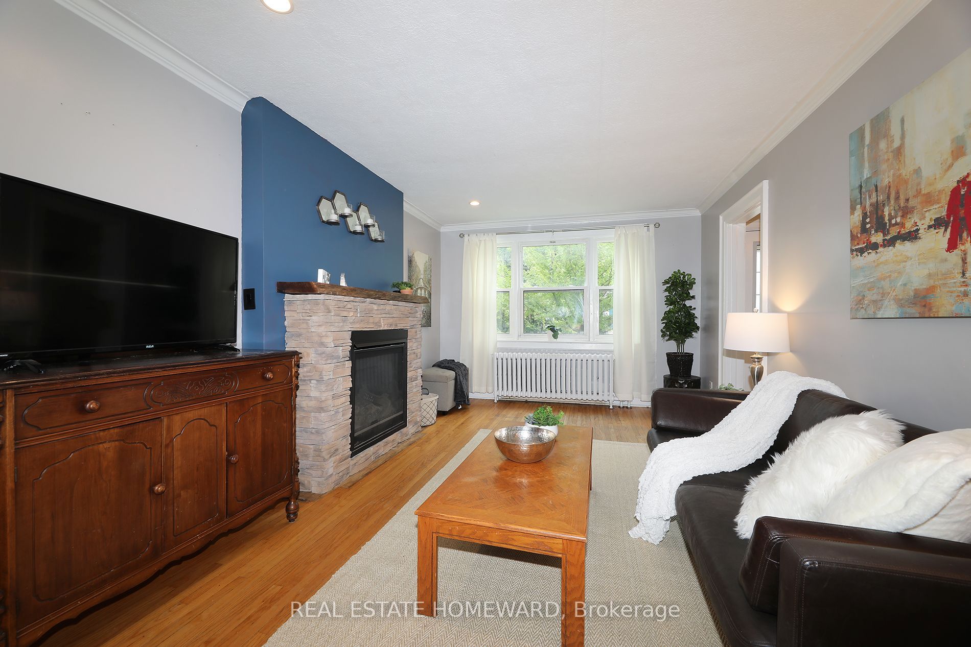1 Pinegrove Avenue Property Photo 6
