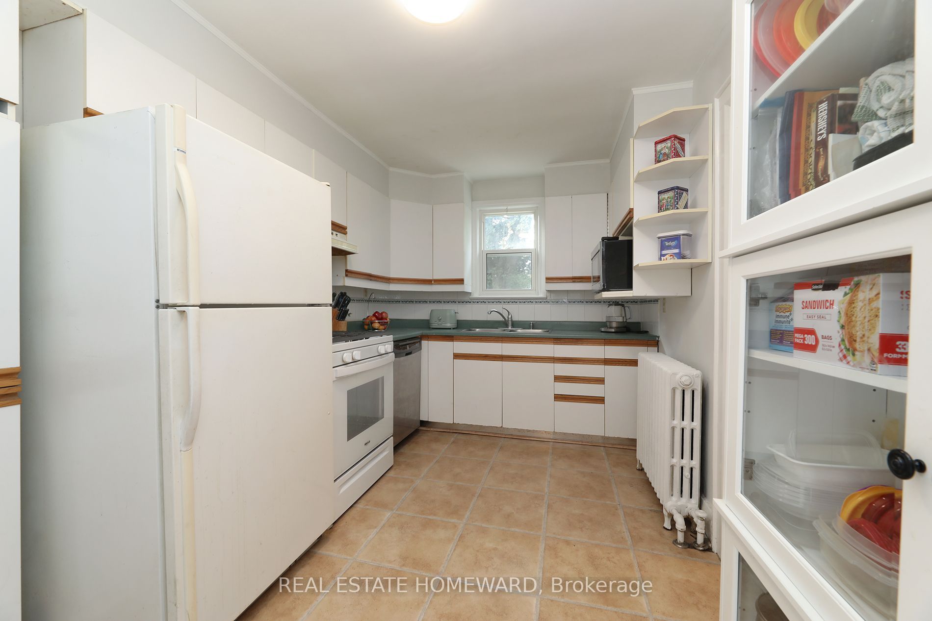 1 Pinegrove Avenue Property Photo 11