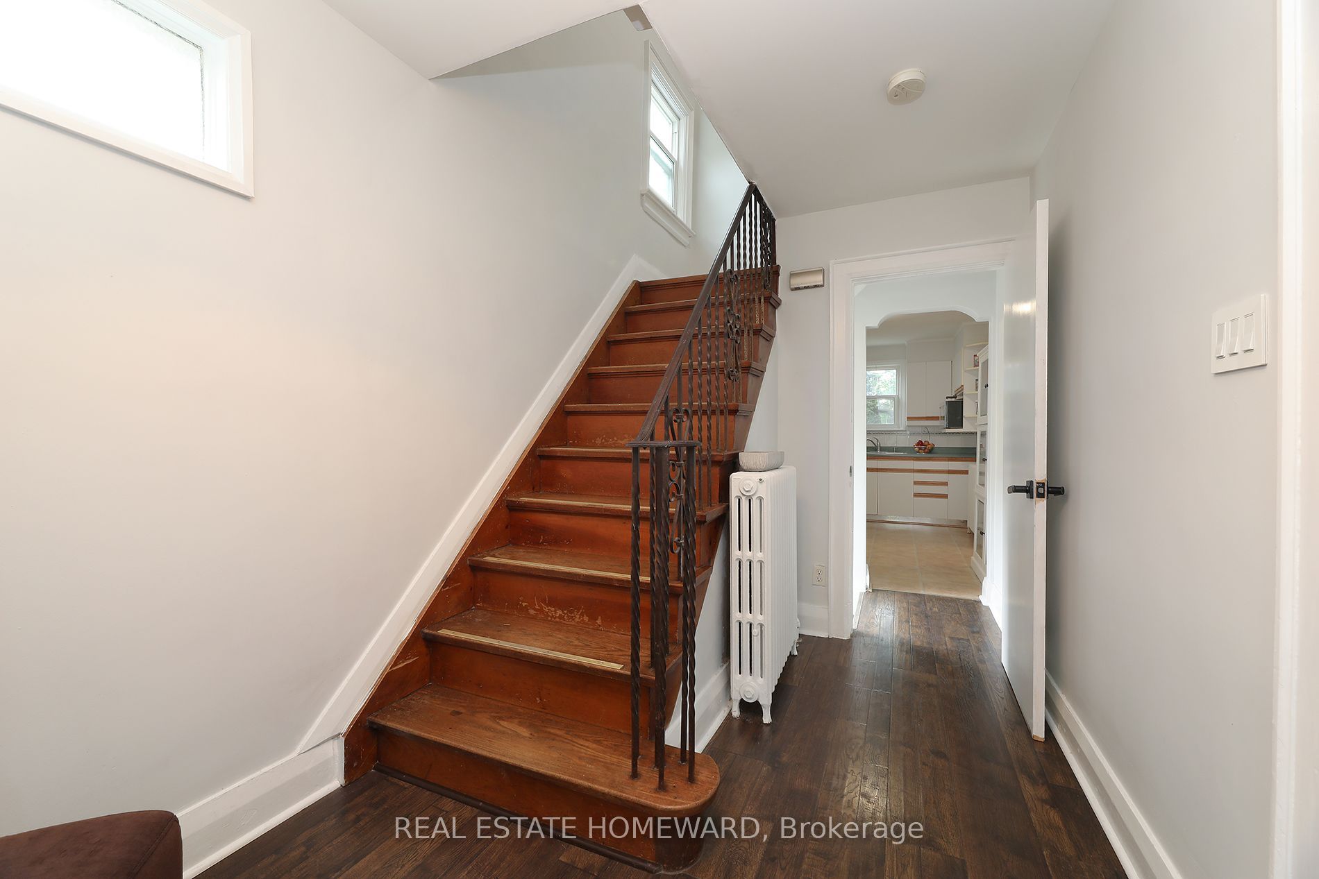 1 Pinegrove Avenue Property Photo 13