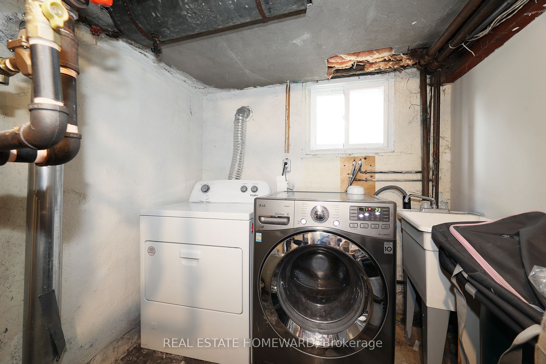 1 Pinegrove Avenue Property Photo 22