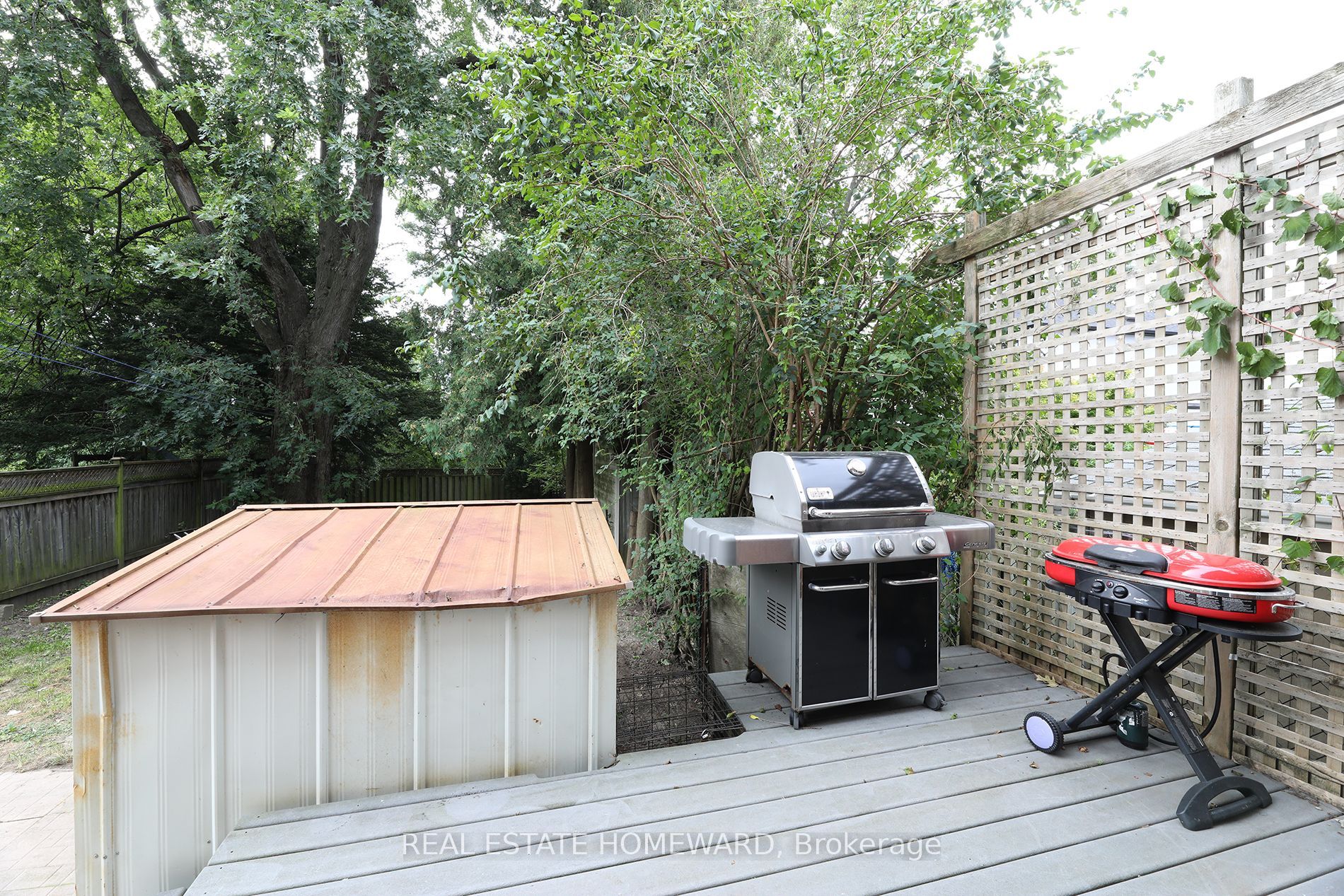 1 Pinegrove Avenue Property Photo 23