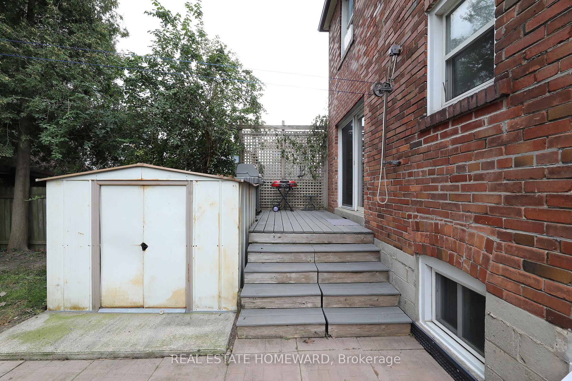 1 Pinegrove Avenue Property Photo 24