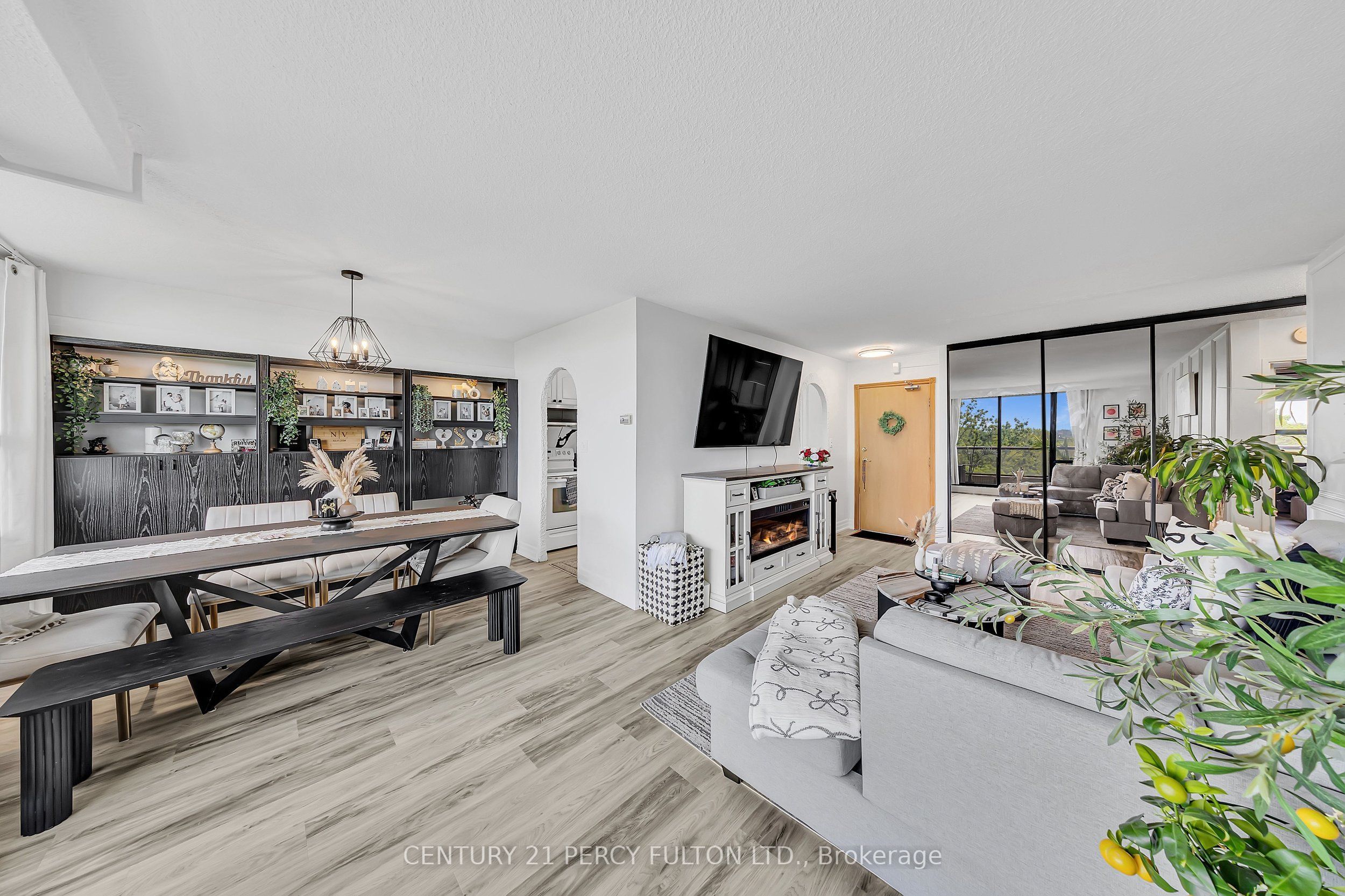 92 Church Street S 511 Property Photo 8