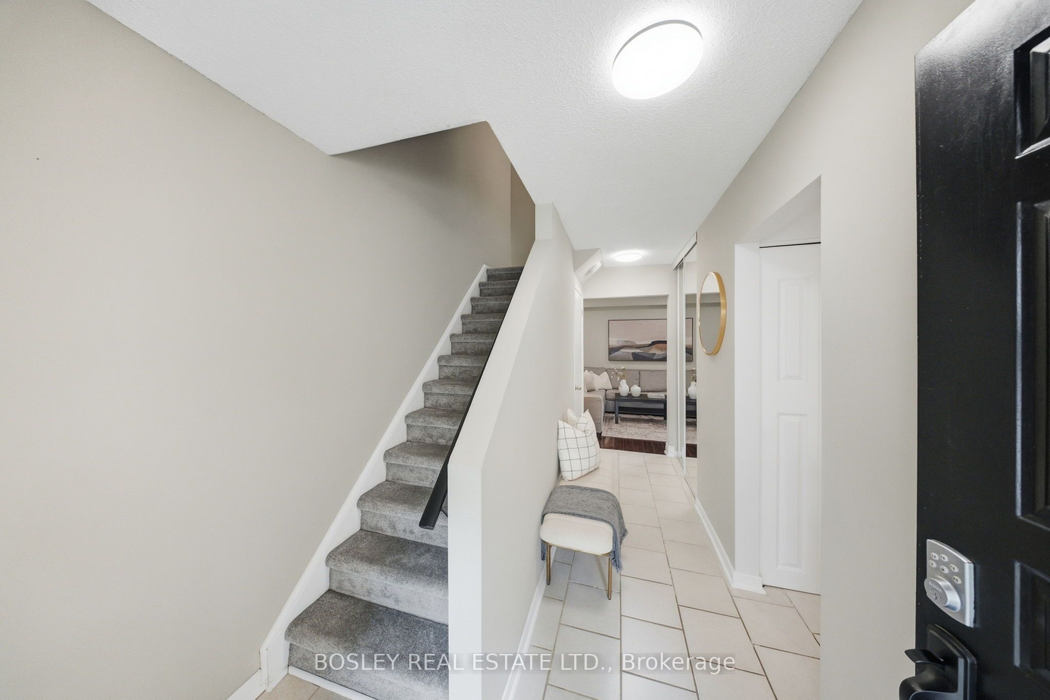 865 Gentry Crescent Property Photo 16
