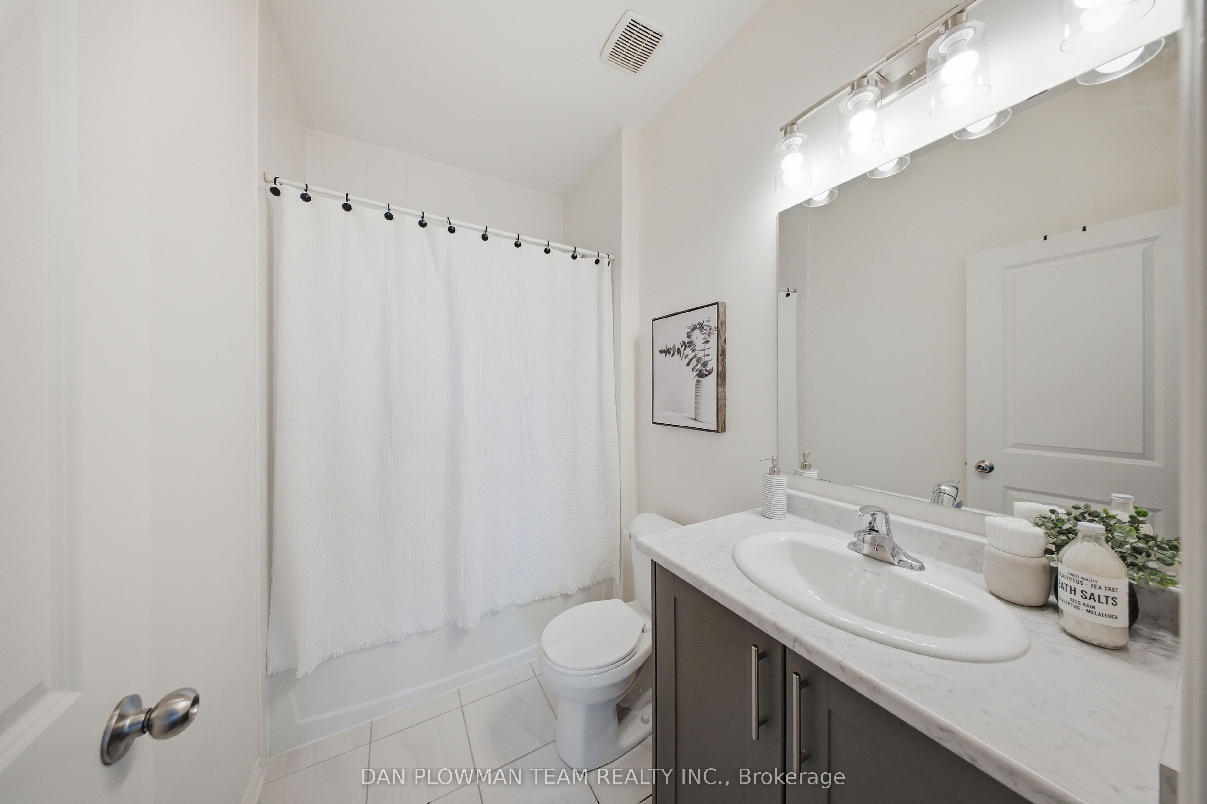 484 Salem Road S 10 Property Photo 25