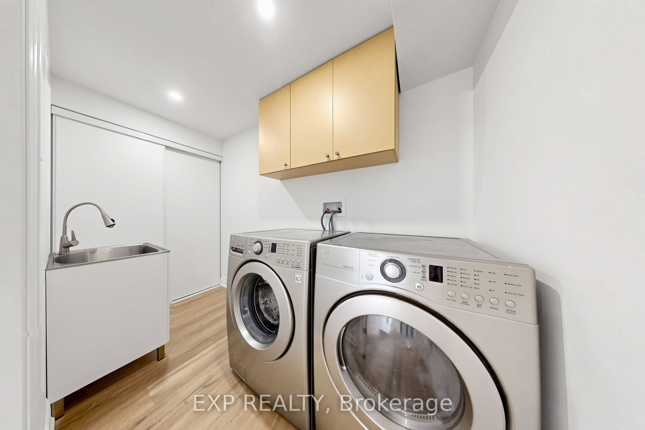 106 Smales Drive Property Photo 30
