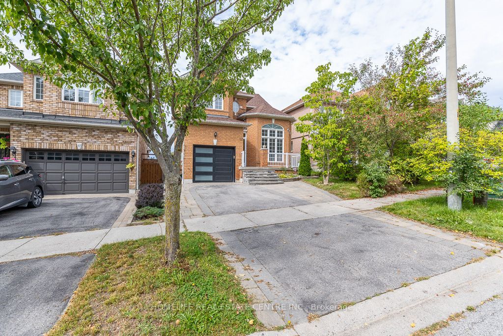 65 Batt Crescent Property Photo 2