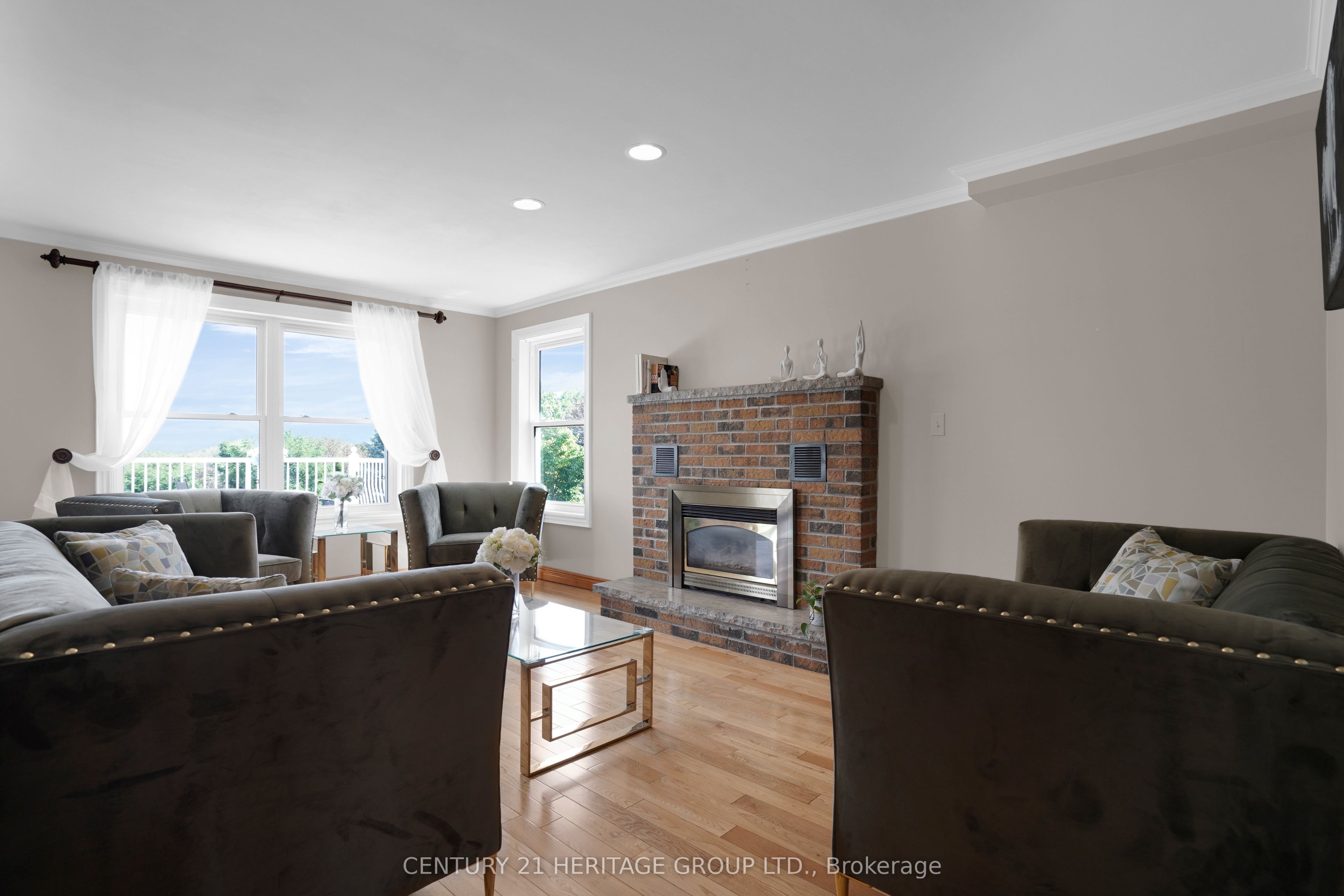 357 Powell Road S Property Photo 6