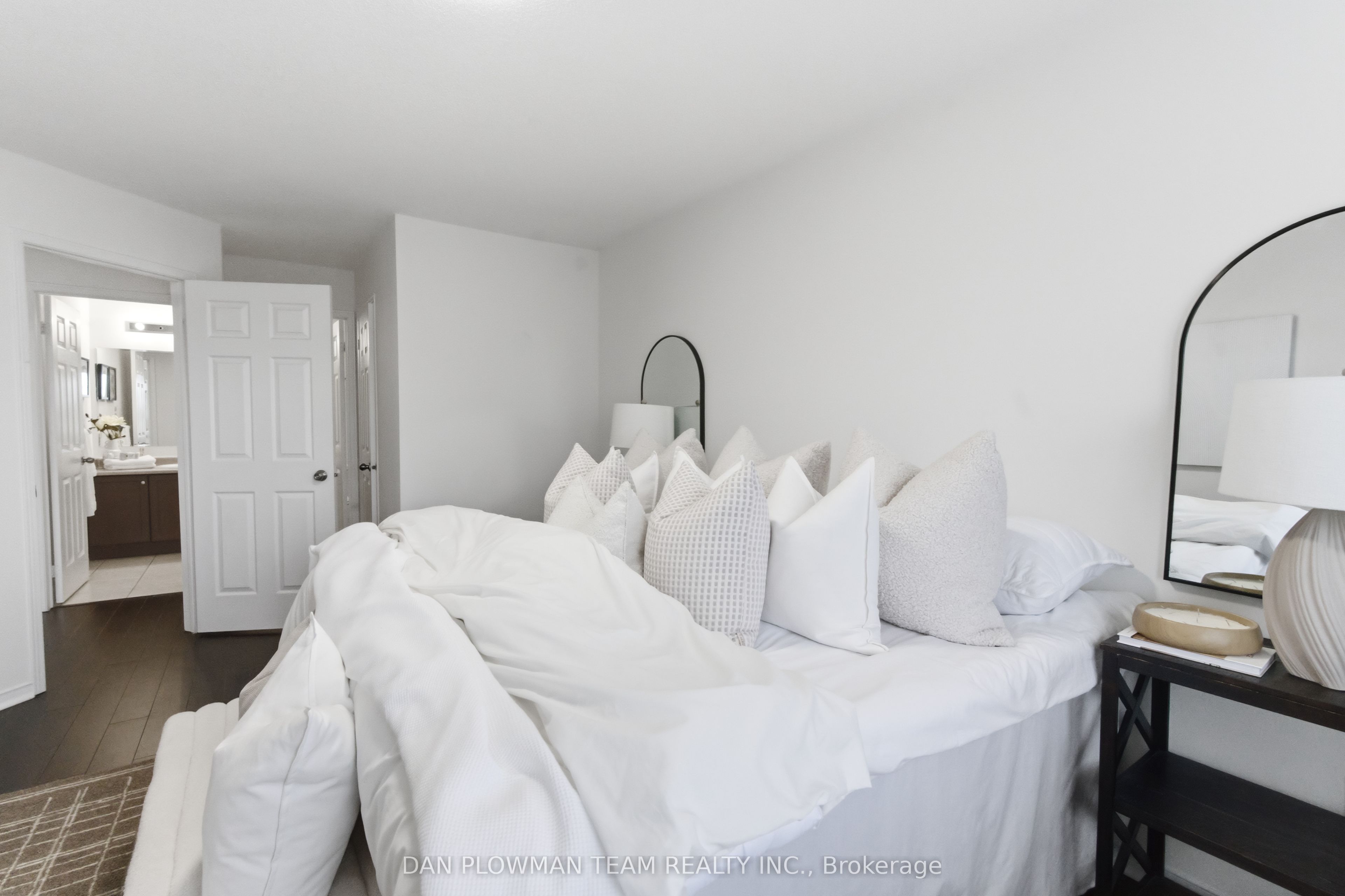 23 Blunden Road Property Photo 20