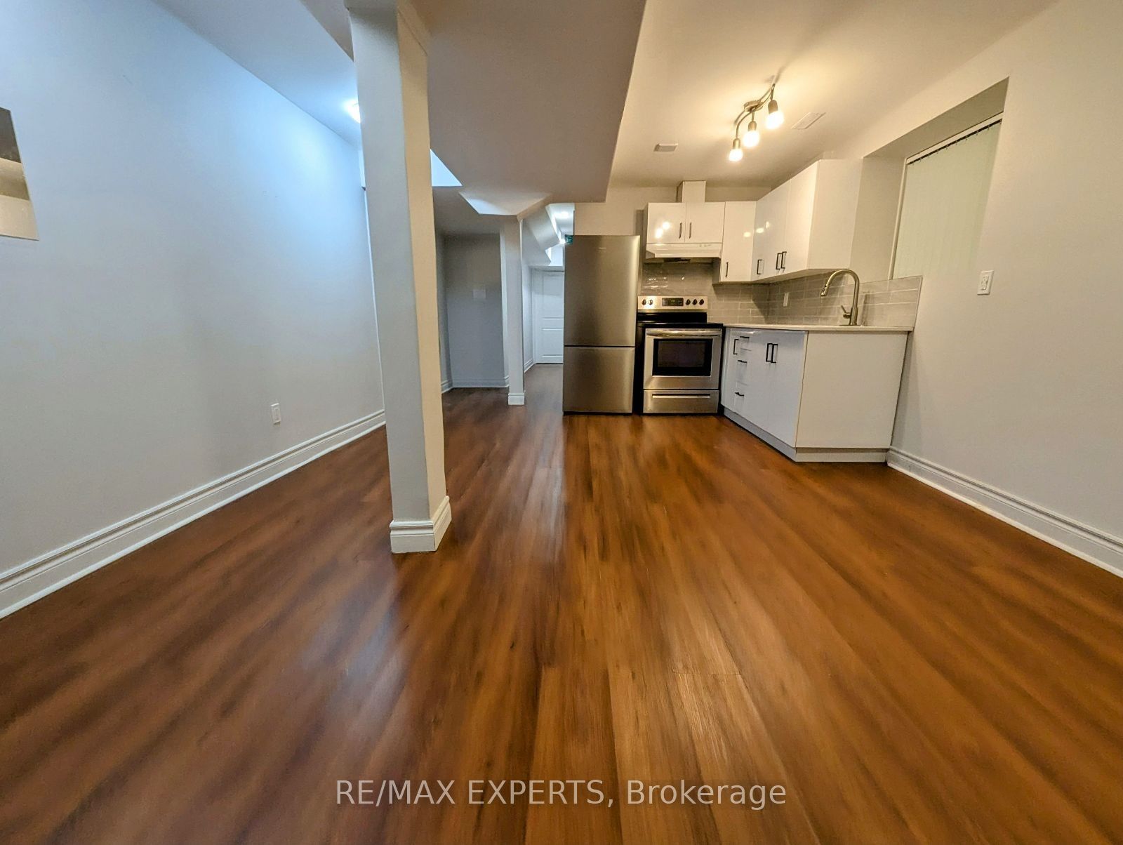 6 Ogston Crescent Property Photo 3