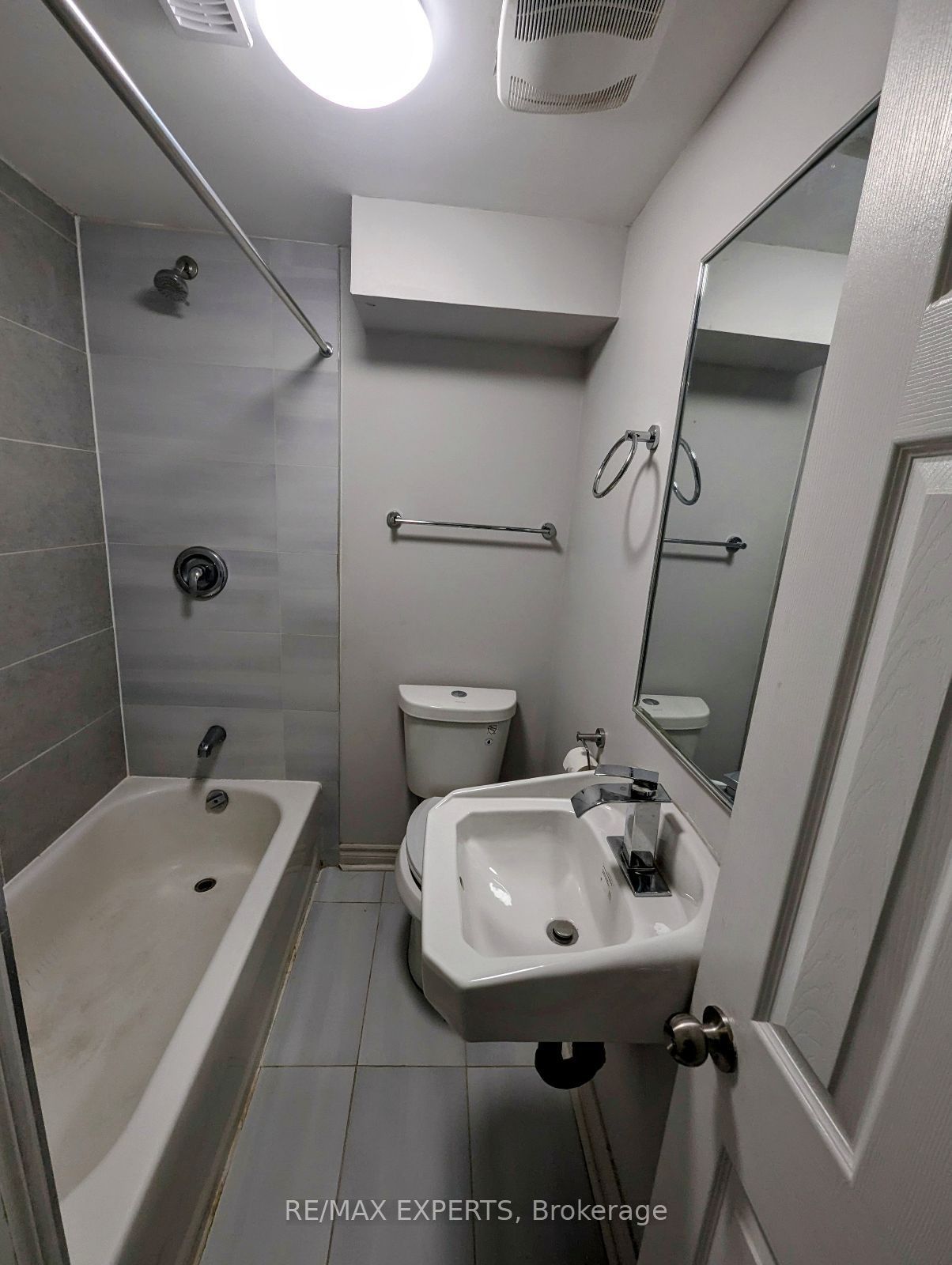 6 Ogston Crescent Property Photo 9
