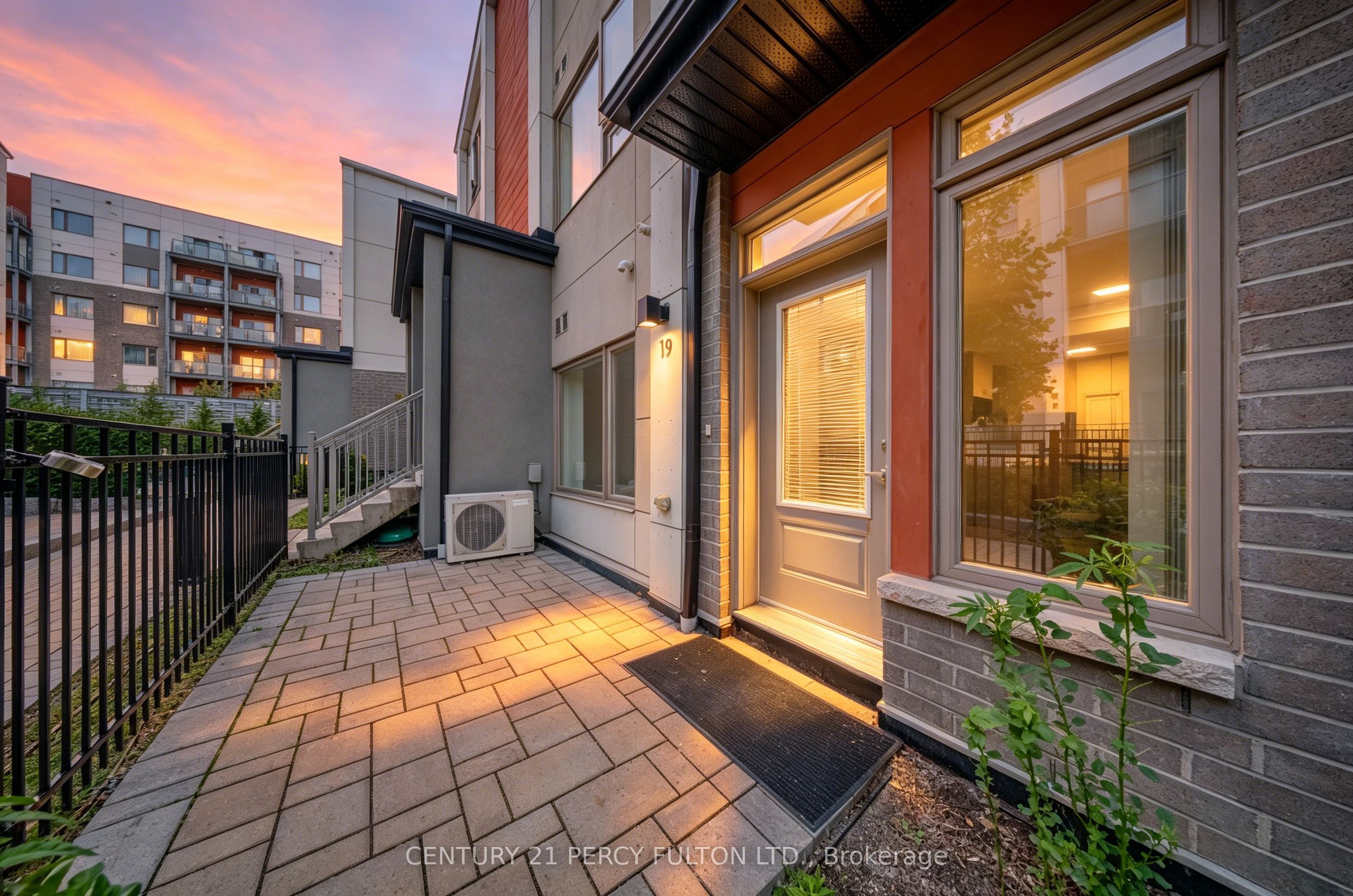 70 Orchid Place Drive Th 19 Property Photo 1