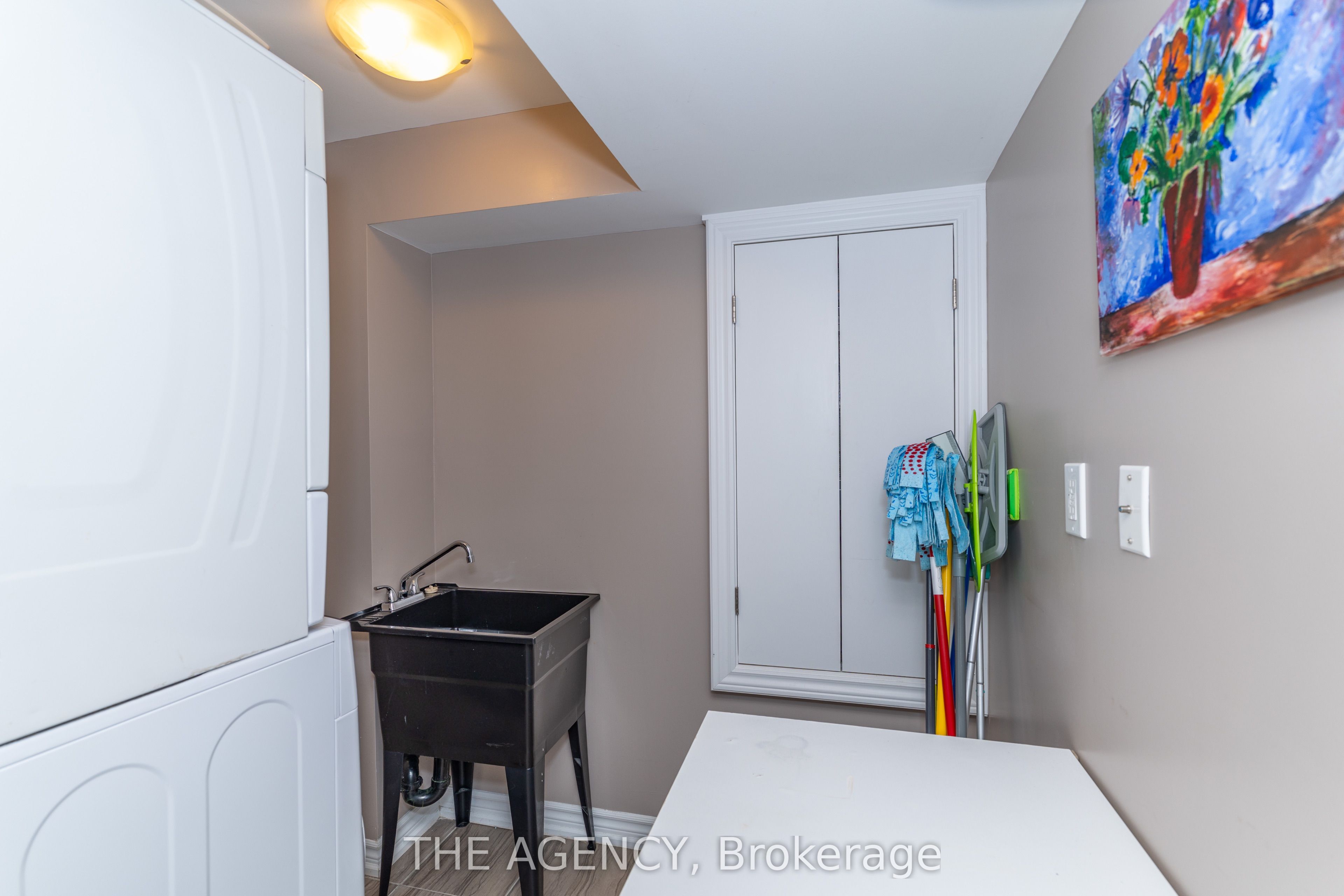 54 Thames Drive Property Photo 32