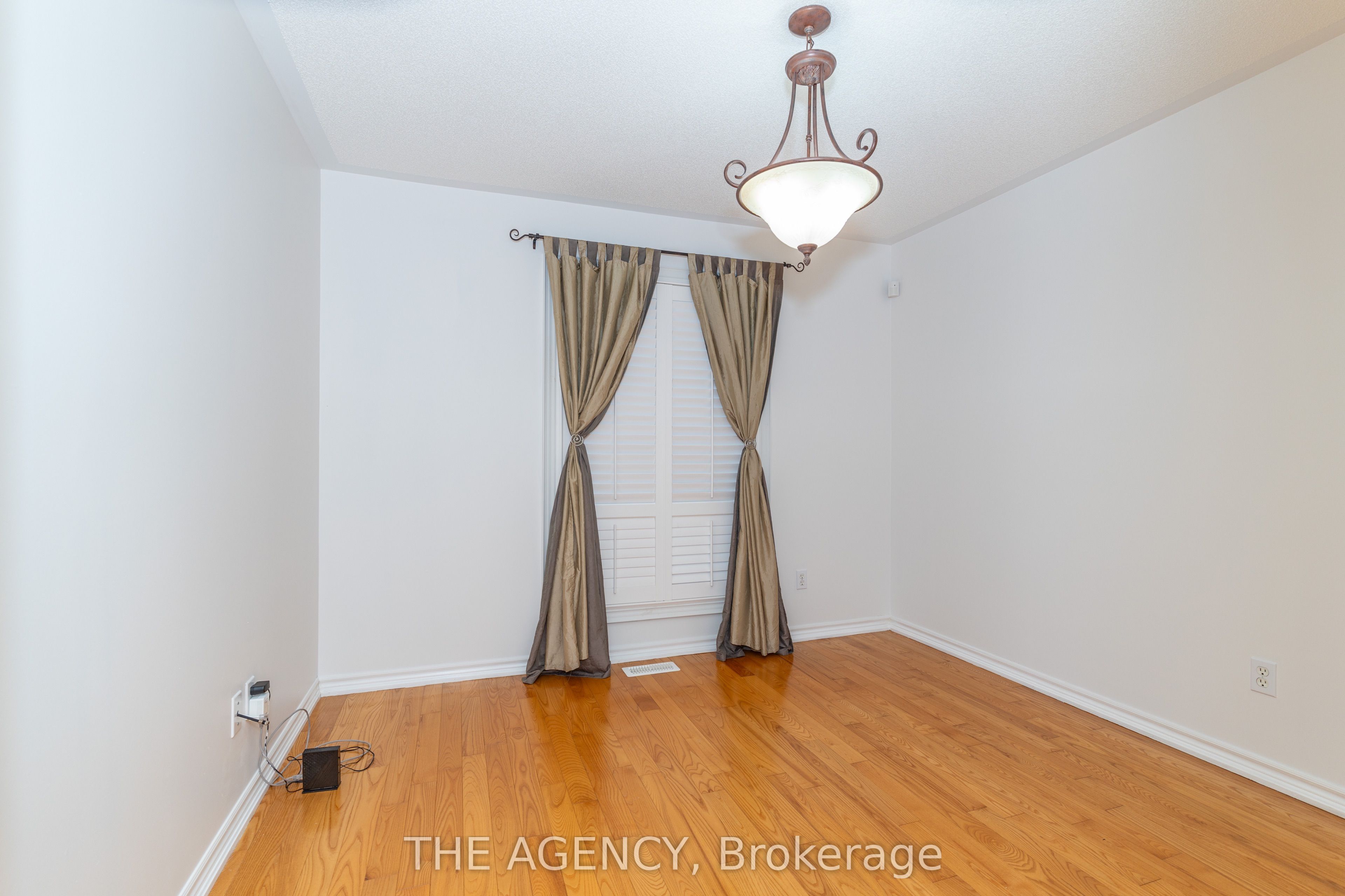 54 Thames Drive Property Photo 37