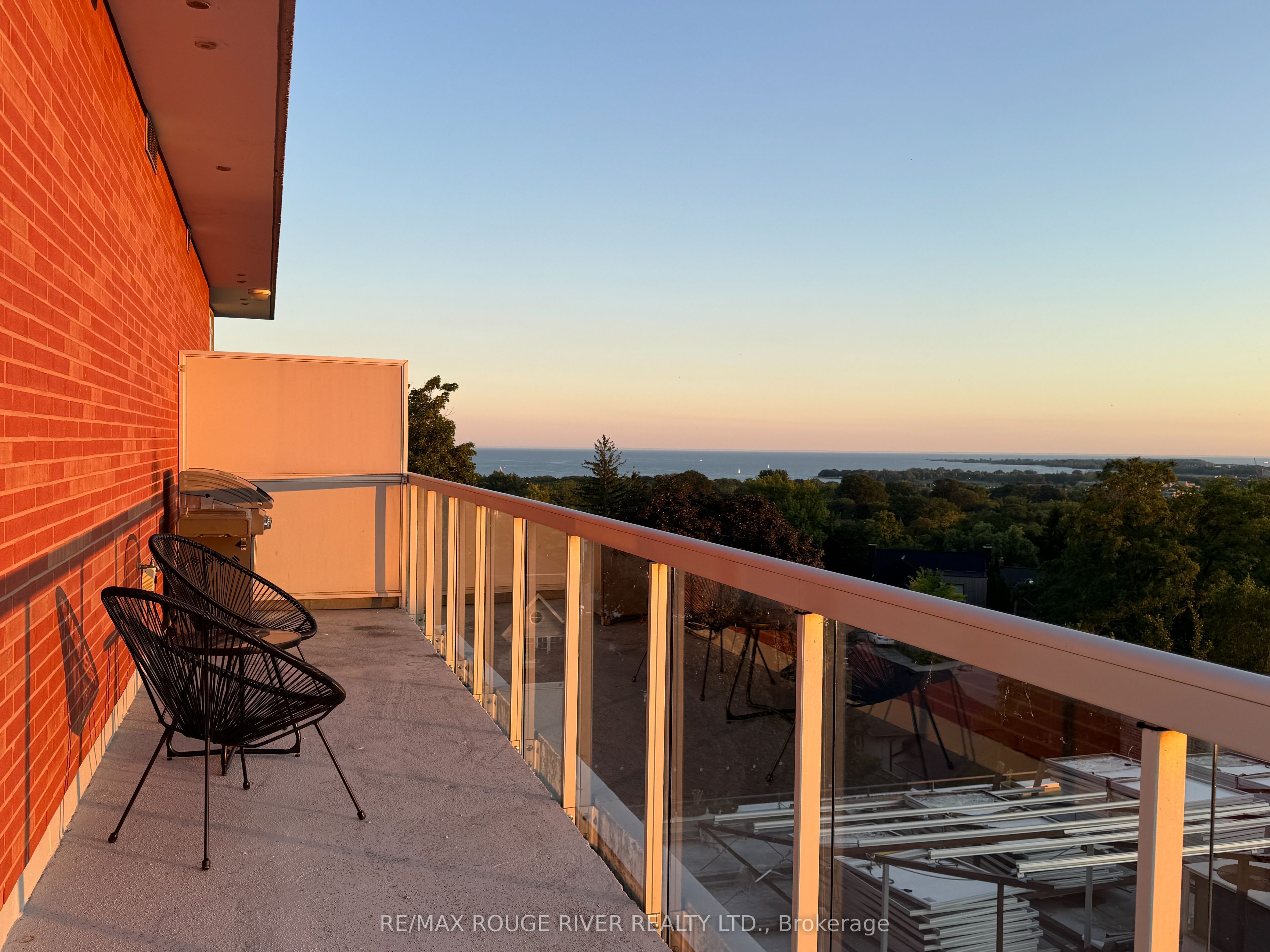 601 Kingston Road 606 Property Photo 2