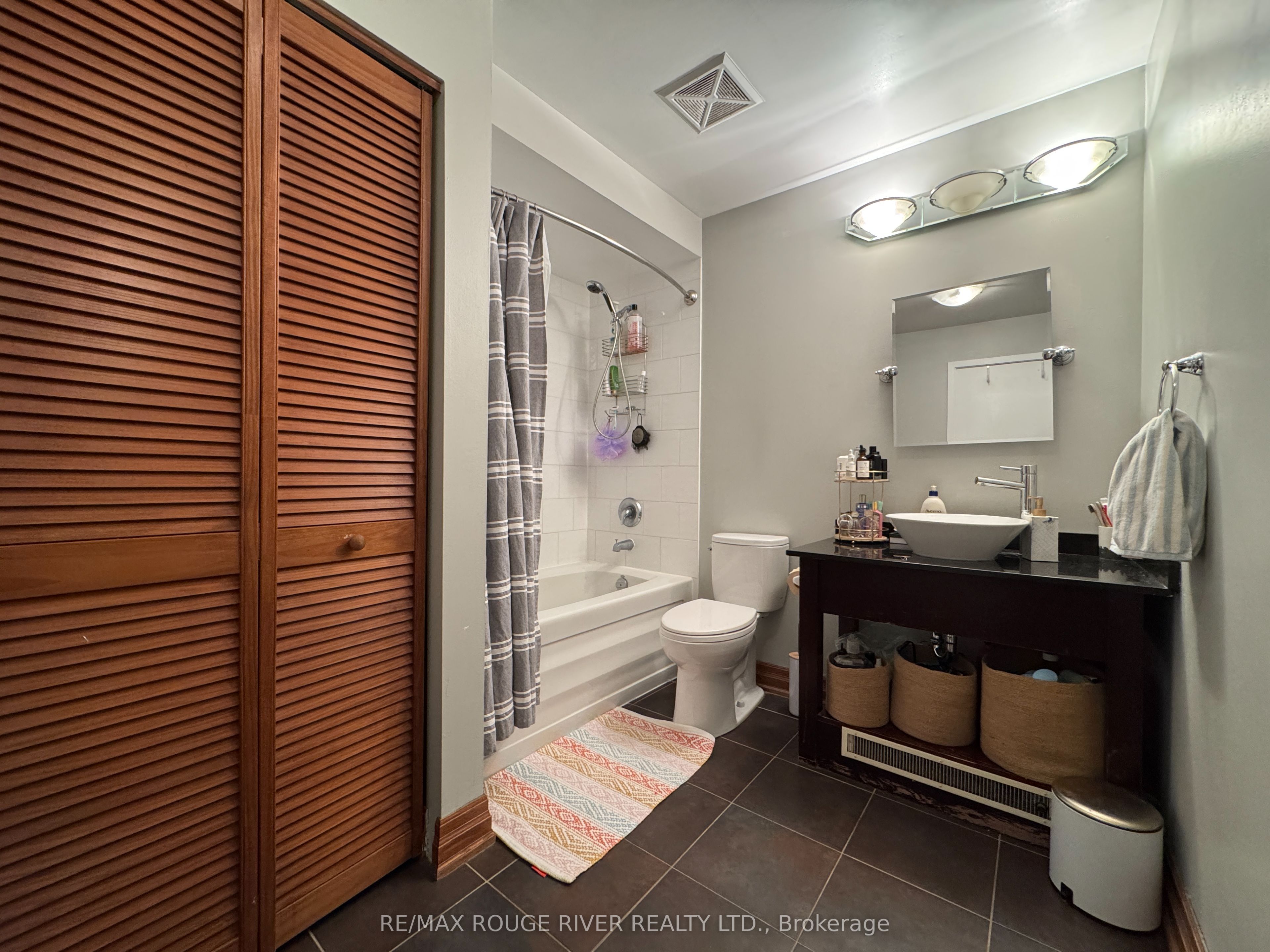 601 Kingston Road 606 Property Photo 8