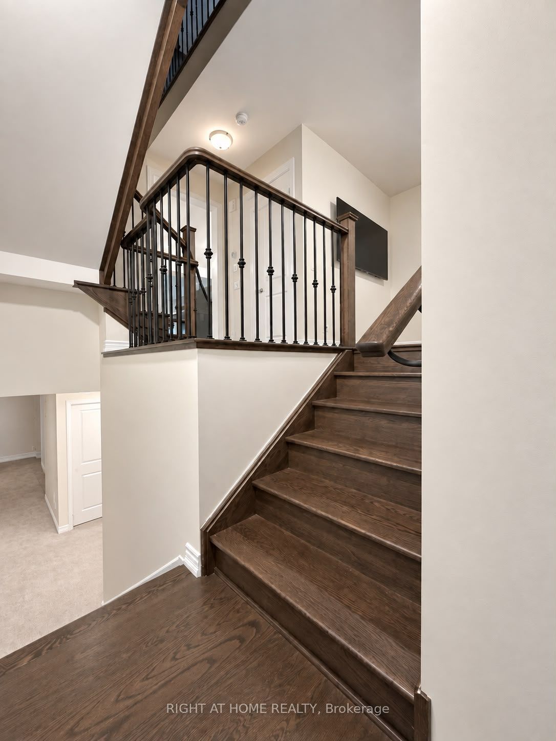 10 Morrison Crescent Property Photo 3