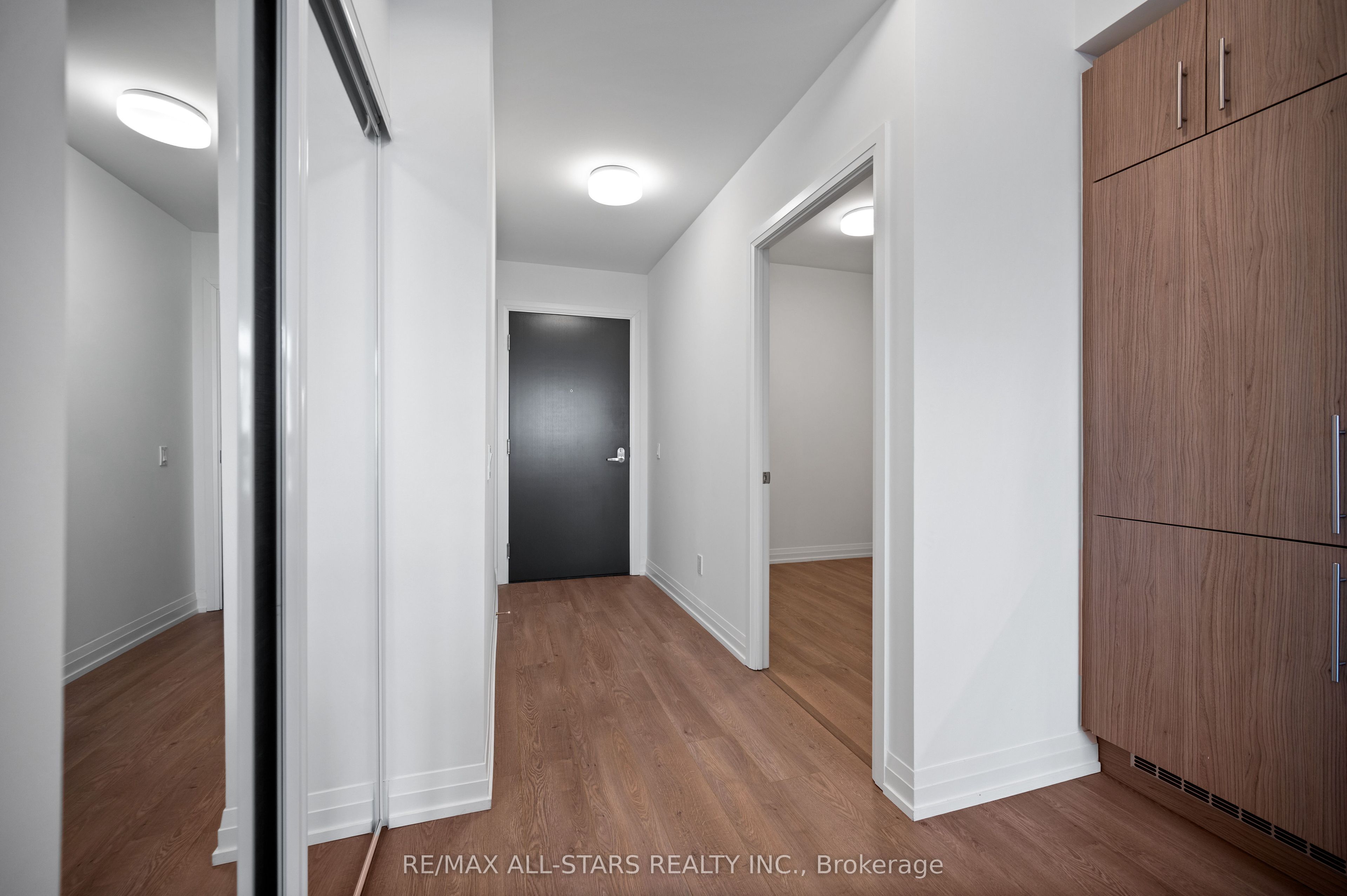 286 Main Street 1811 Property Photo 10