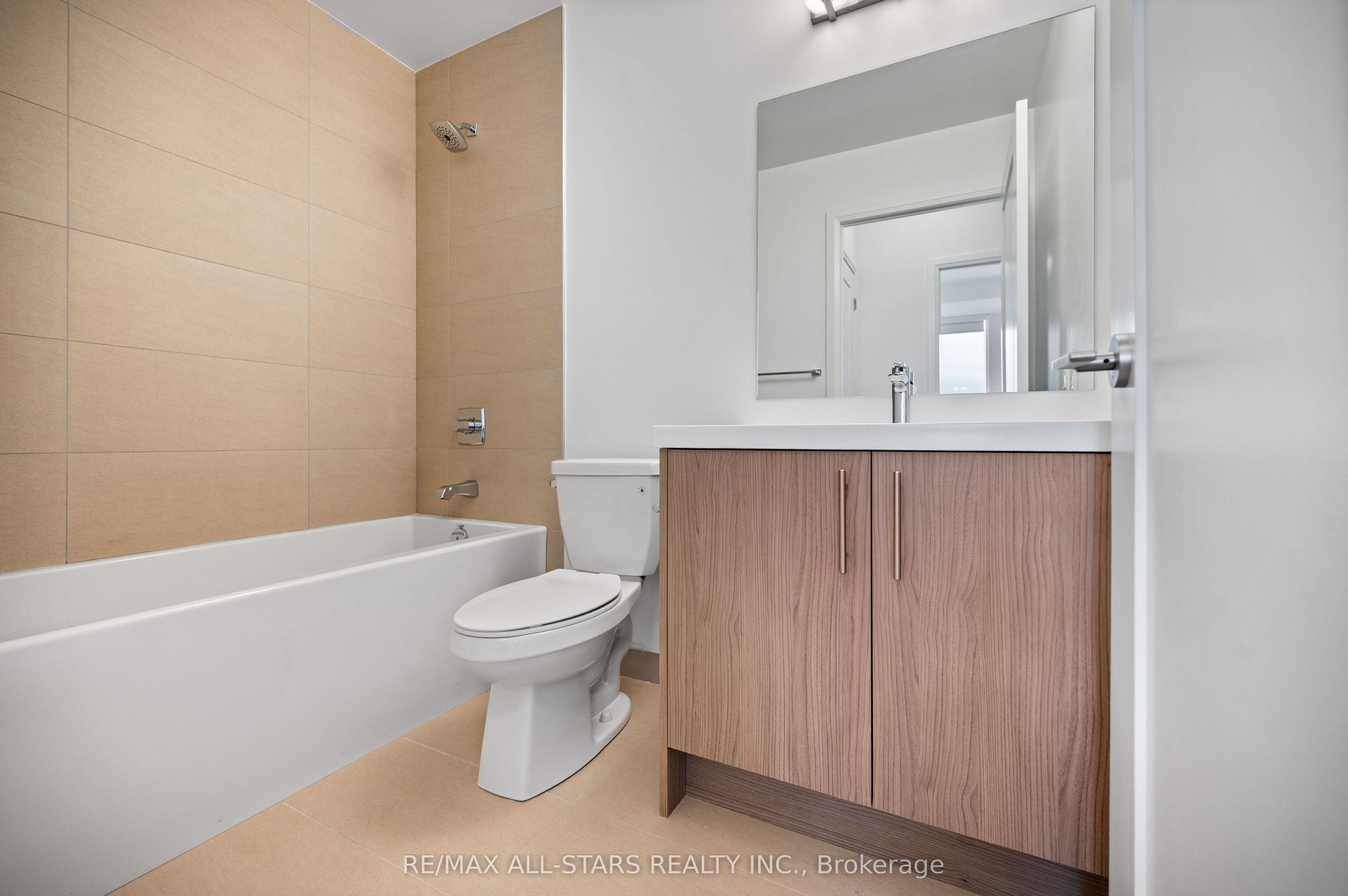 286 Main Street 1811 Property Photo 25